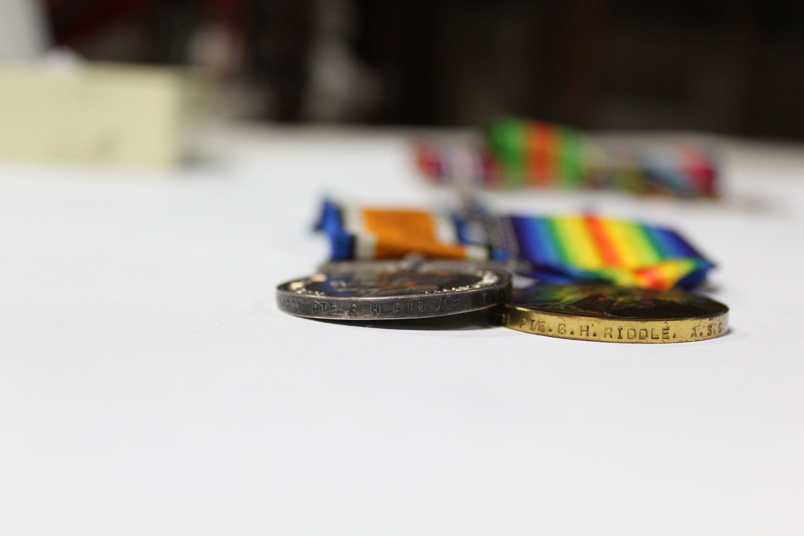 A WWI pair: British War Medal & Victory Medal, awarded to Pte. G. H. Riddle, ASC., mounted for - Image 6 of 6