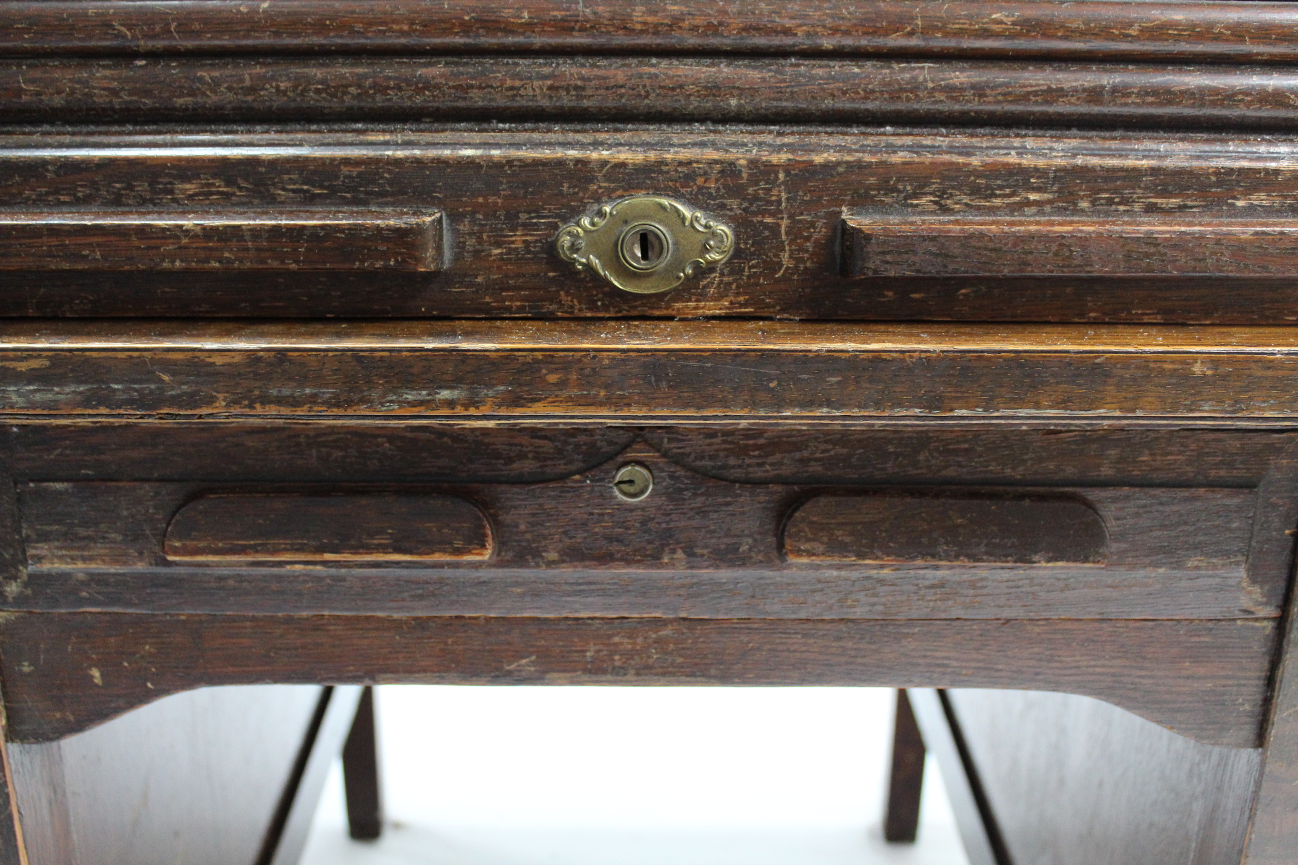 An early 20th century oak roll-top desk with fitted interior enclosed by tambour shutter, fitted - Image 4 of 5
