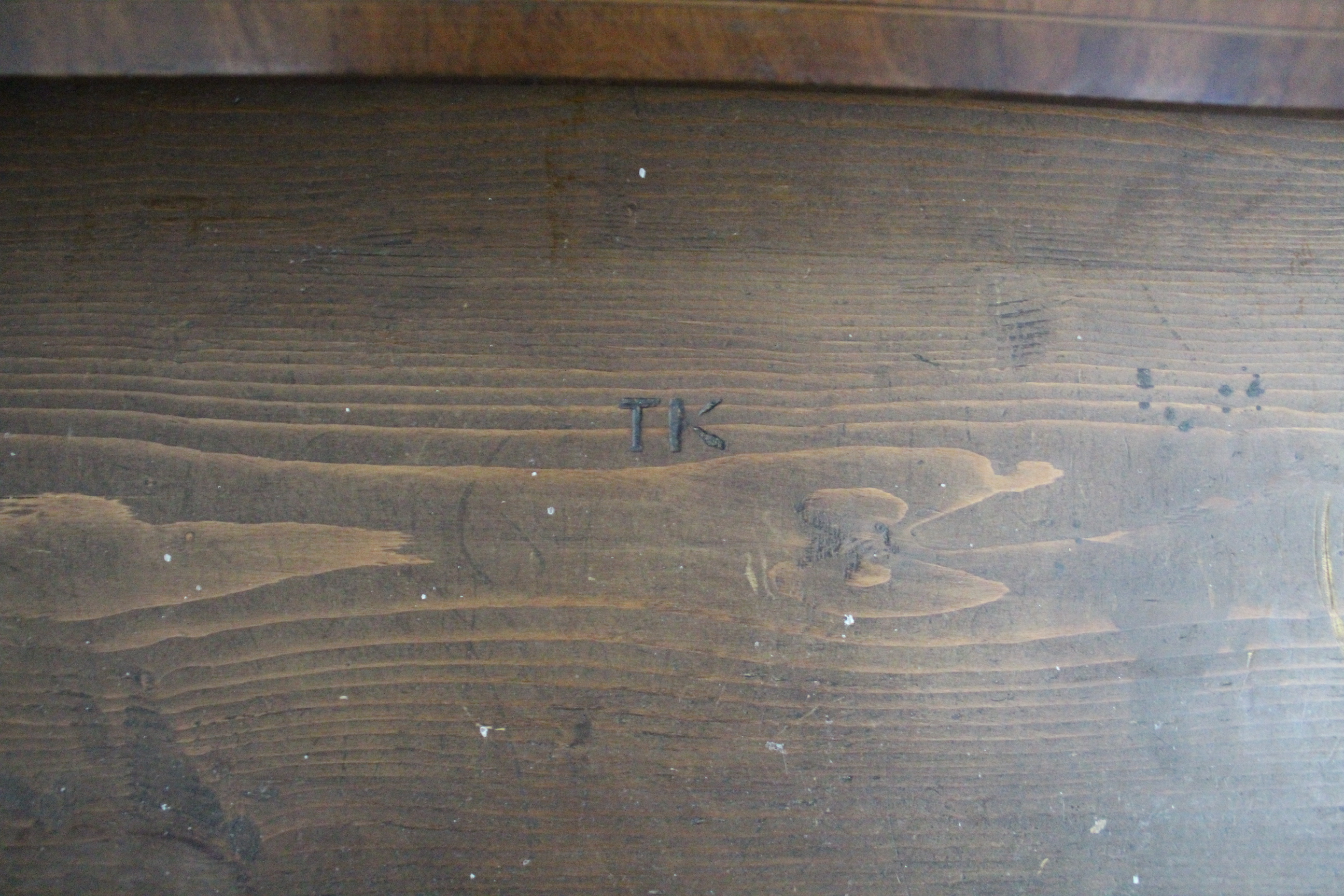 A late 18th century figured mahogany & crossbanded bureau-bookcase, with moulded cornice above three - Image 5 of 6