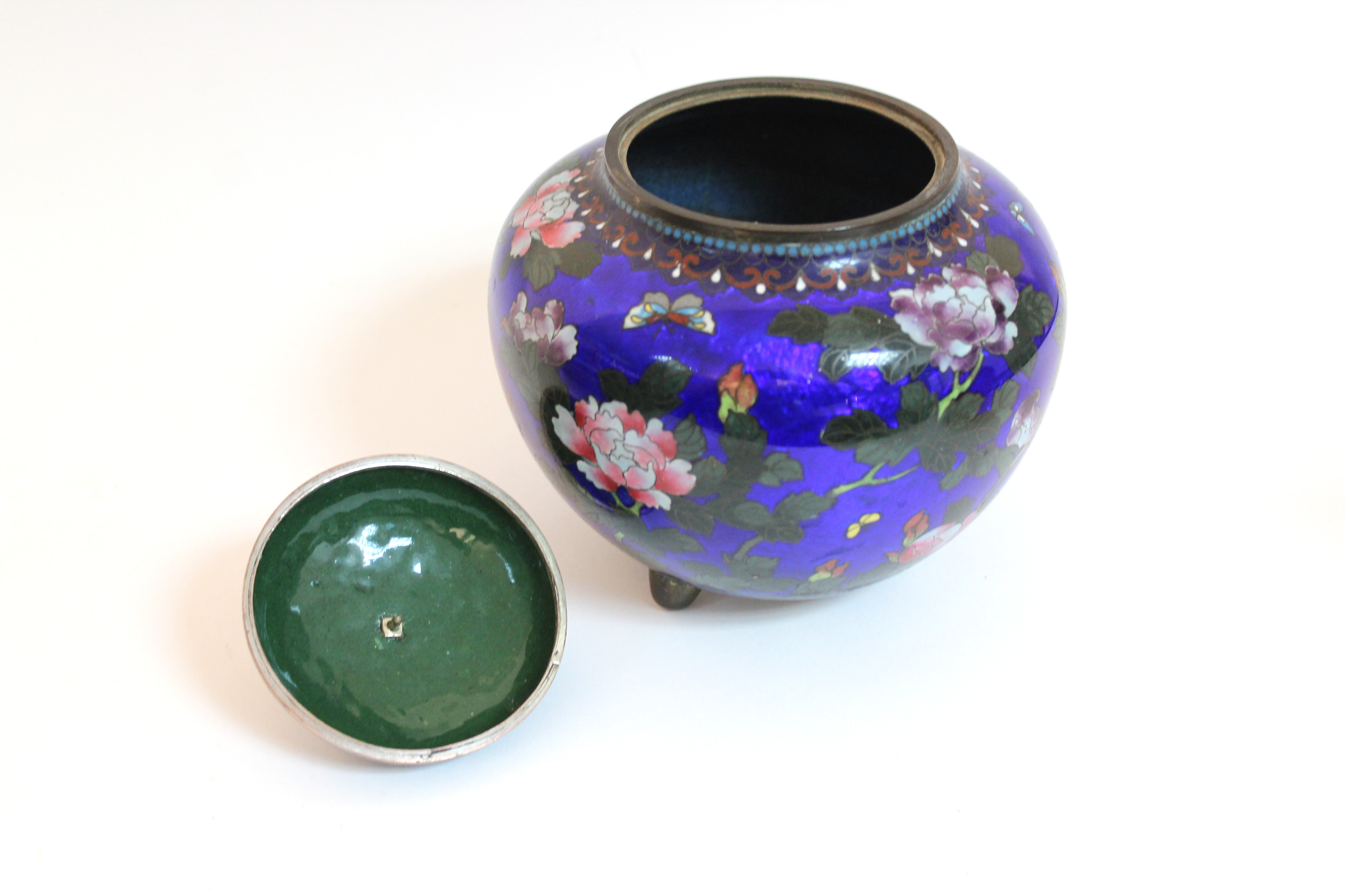 A late 19th century Chinese cloisonné squat round vase & cover with all-over decoration of flowers & - Image 7 of 8