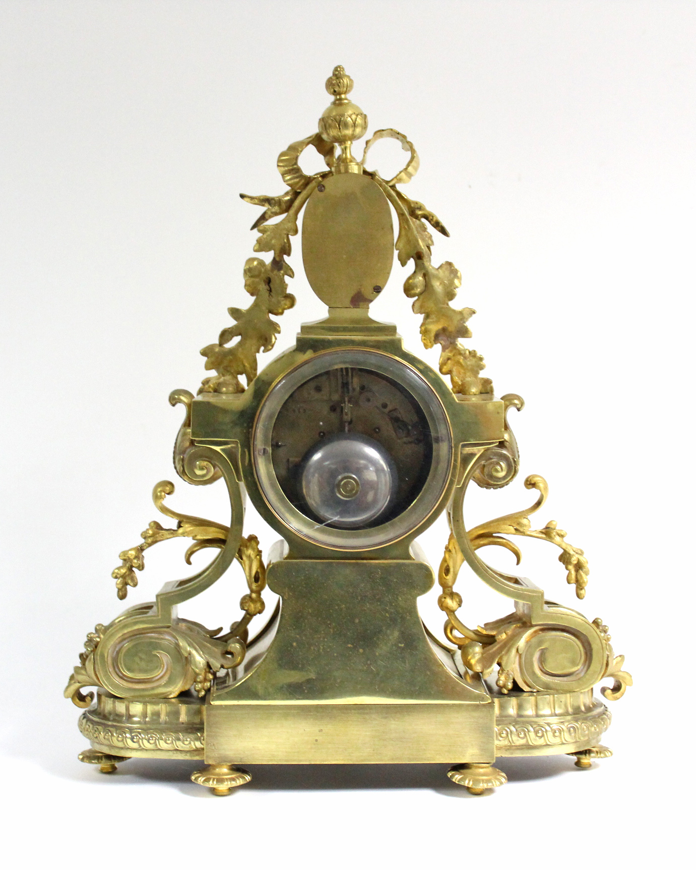 A mid-19th century French mantel clock in elaborate gilt brass case with pendant flowers & leaf- - Image 5 of 7