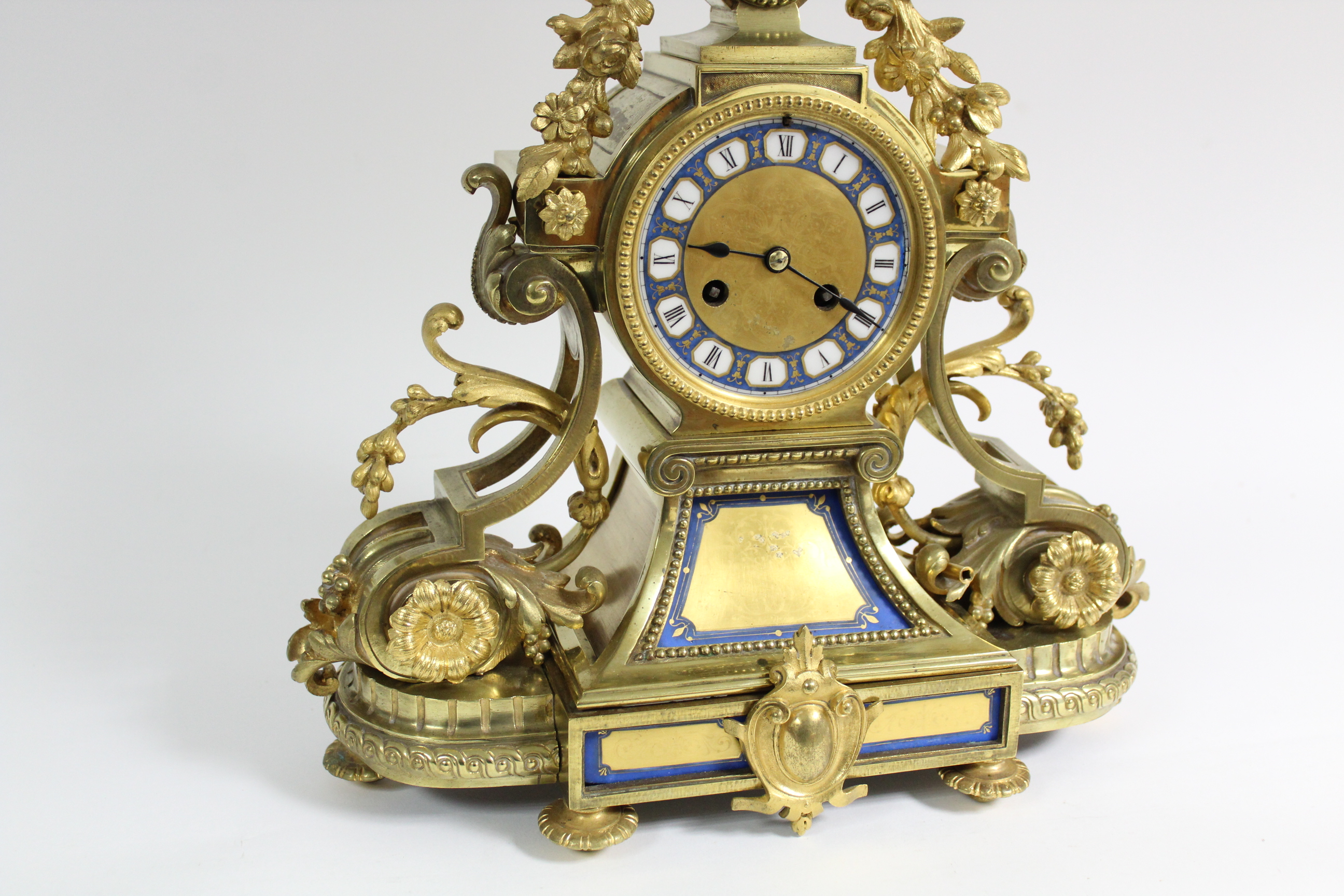 A mid-19th century French mantel clock in elaborate gilt brass case with pendant flowers & leaf- - Image 3 of 7