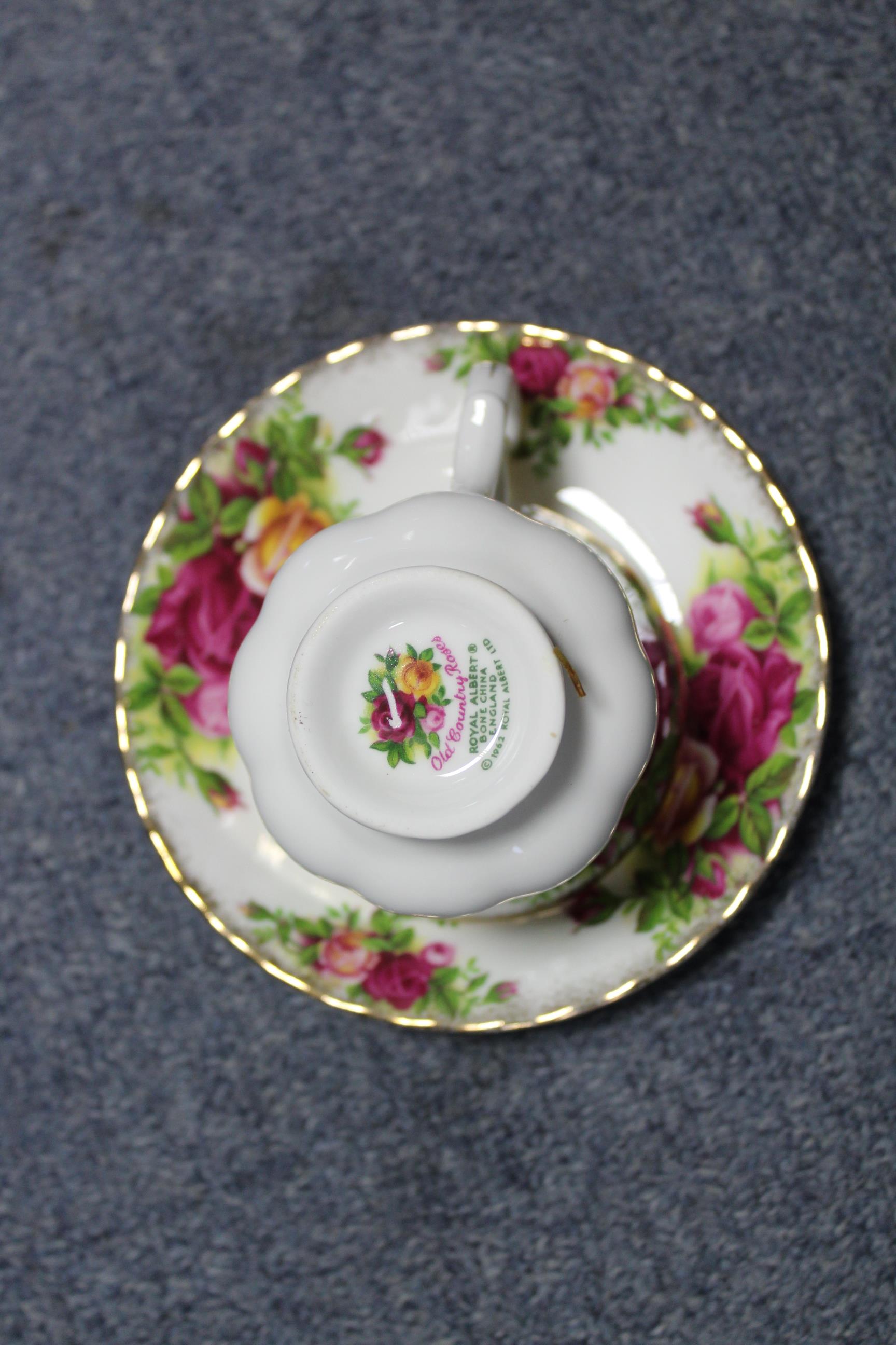 Approximately one hundred items of Royal Albert bone china “Old Country Roses” pattern dinner, - Image 5 of 5