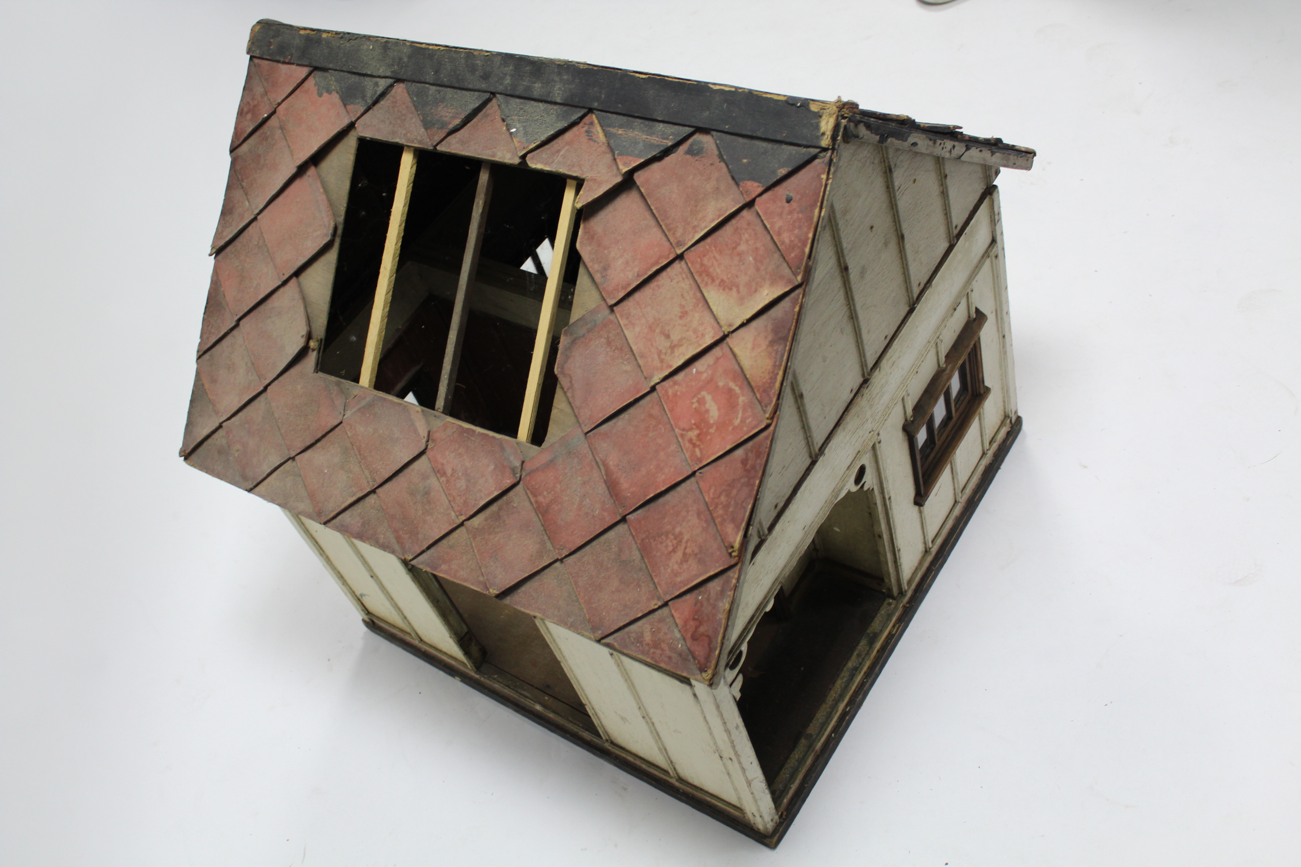 A painted wooden dolls model of a country Inn, 27” wide x 29½” high x 29” deep. - Image 4 of 5