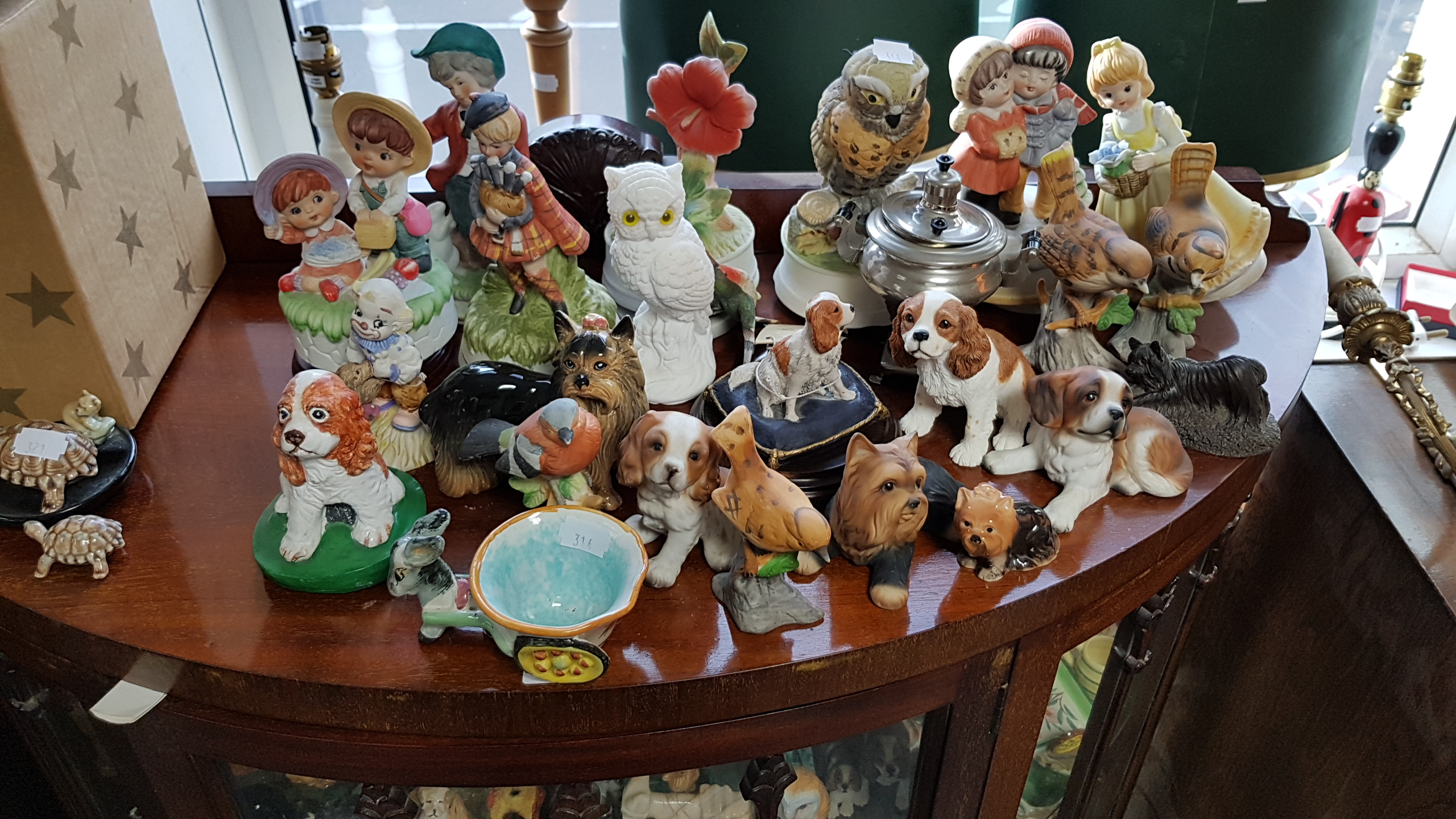 Various animal & bird ornaments.