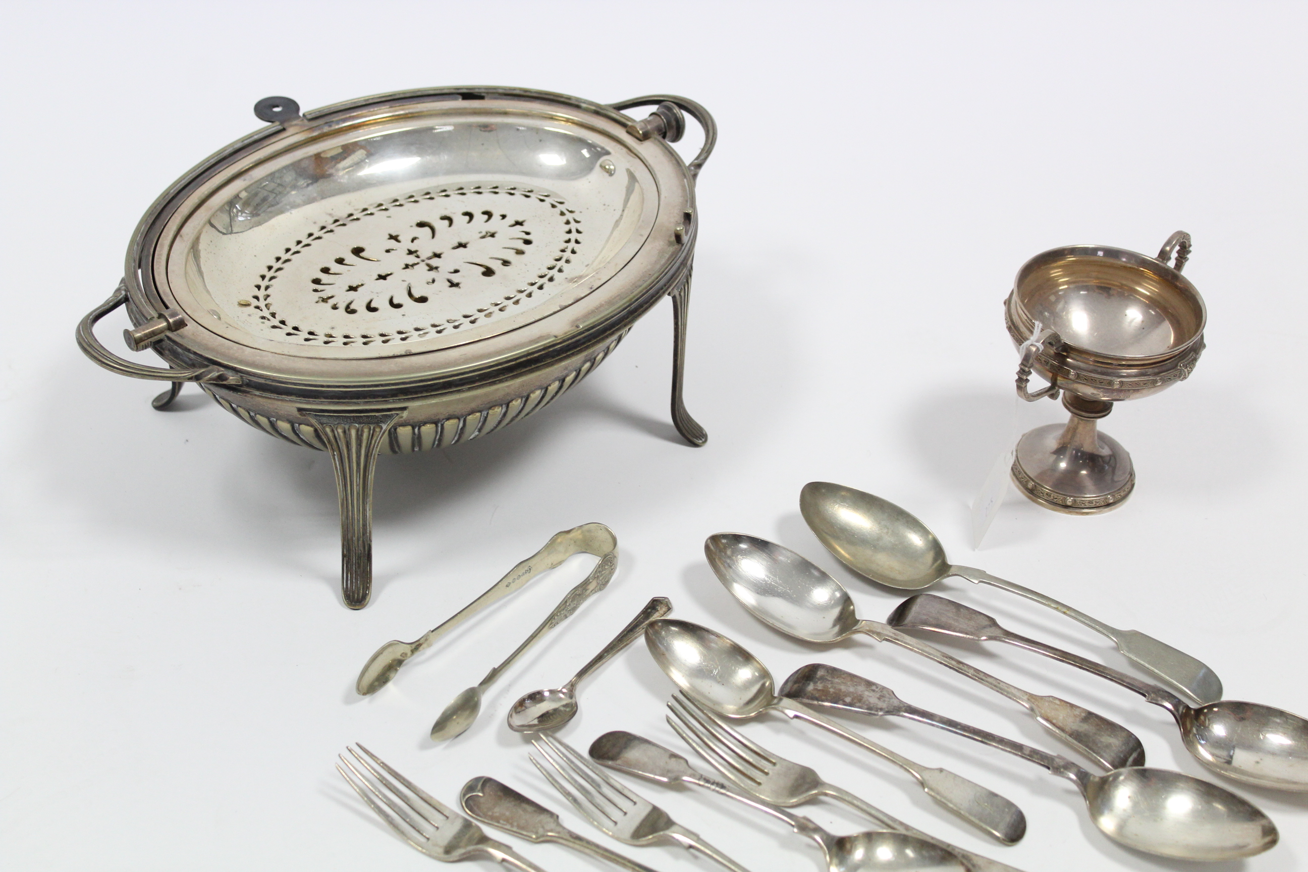 A George V silver two-handled bon-bon dish on round pedestal foot, 4¼” high, Birmingham 1903; a - Image 4 of 4