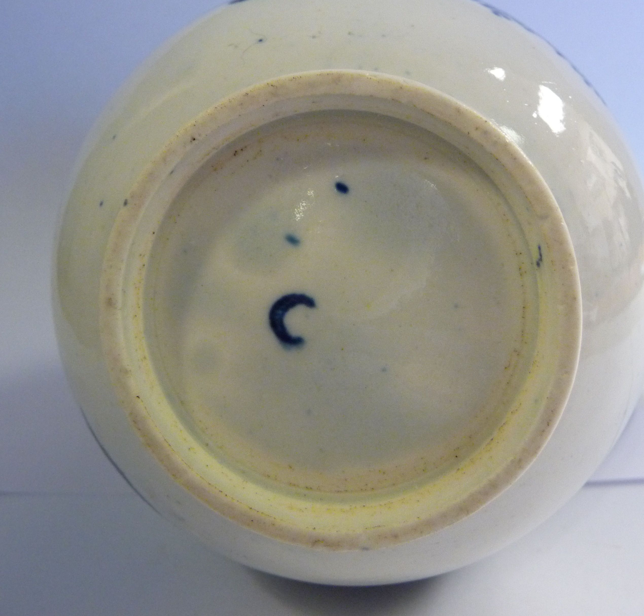 A late 18thC Dr Wall period Worcester porcelain ovoid shaped, sparrow beak jug and lid, - Image 7 of 7