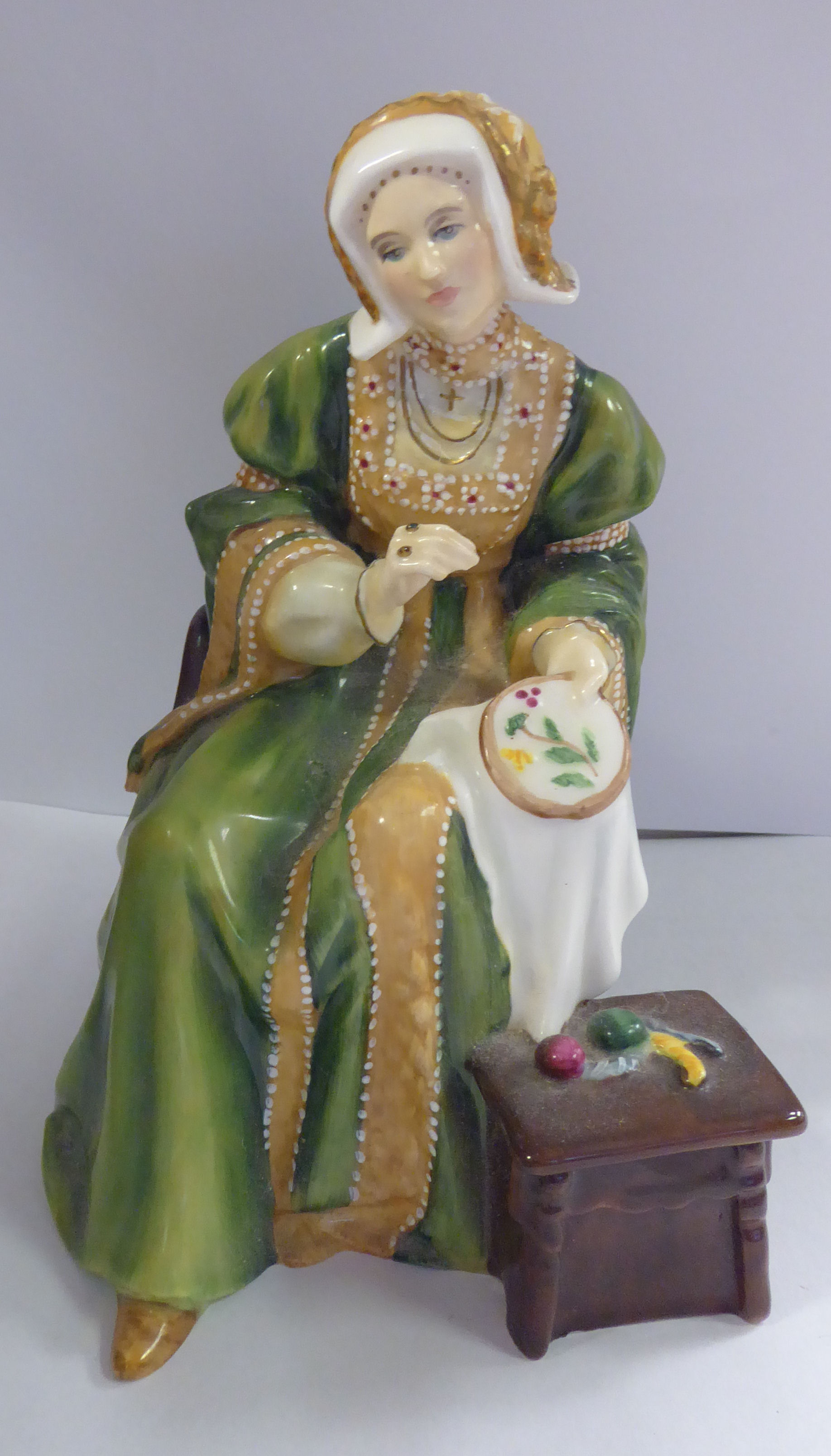 A Royal Doulton Limited Edition set of china figures, comprising Henry VIII and his six wives, - Image 4 of 9