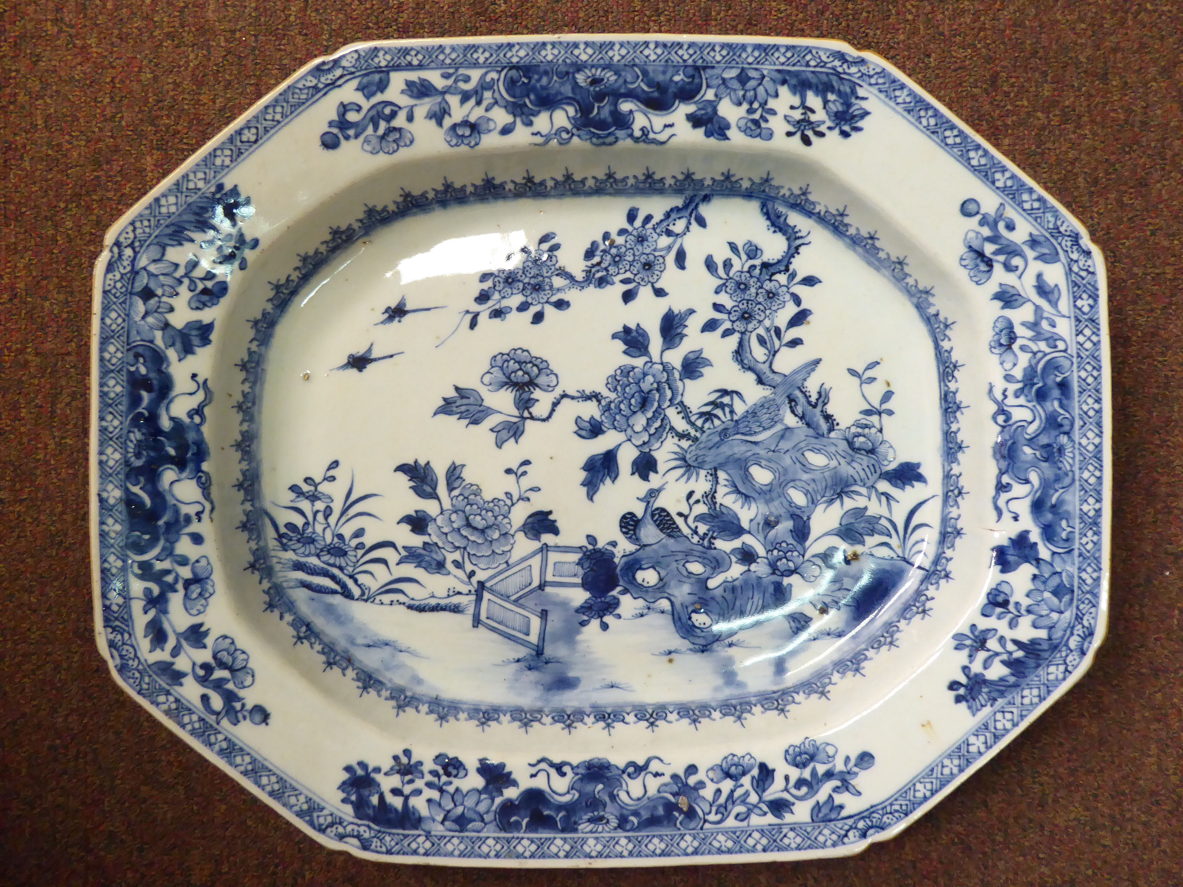 A late 18th/early 19thC Chinese porcelain dish of elongated, octagonal form,