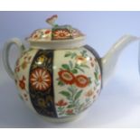 A late 18thC Dr Wall period Worcester porcelain teapot of globular form with a floral knop on the