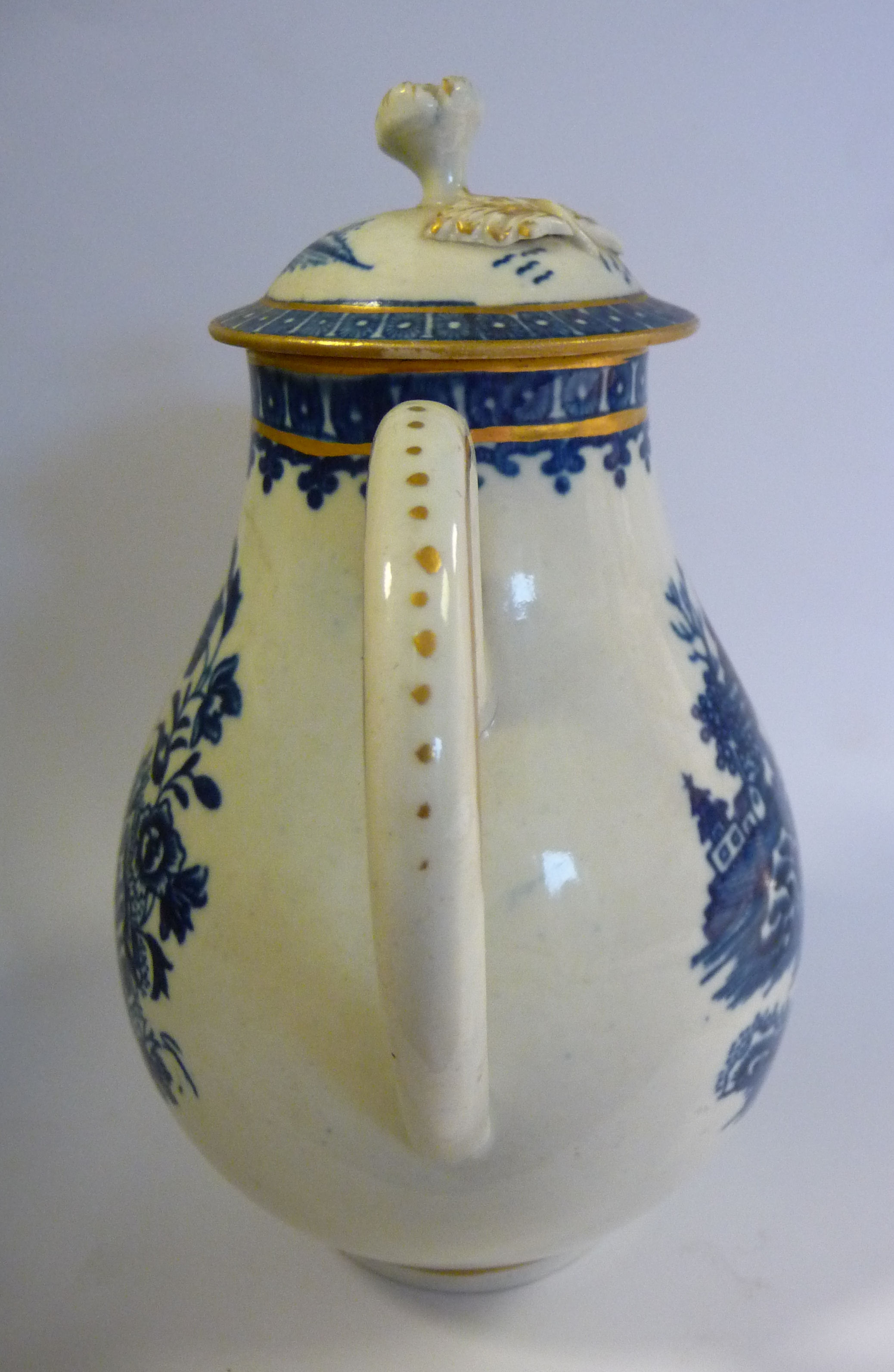 A late 18thC Dr Wall period Worcester porcelain ovoid shaped, sparrow beak jug and lid, - Image 2 of 7