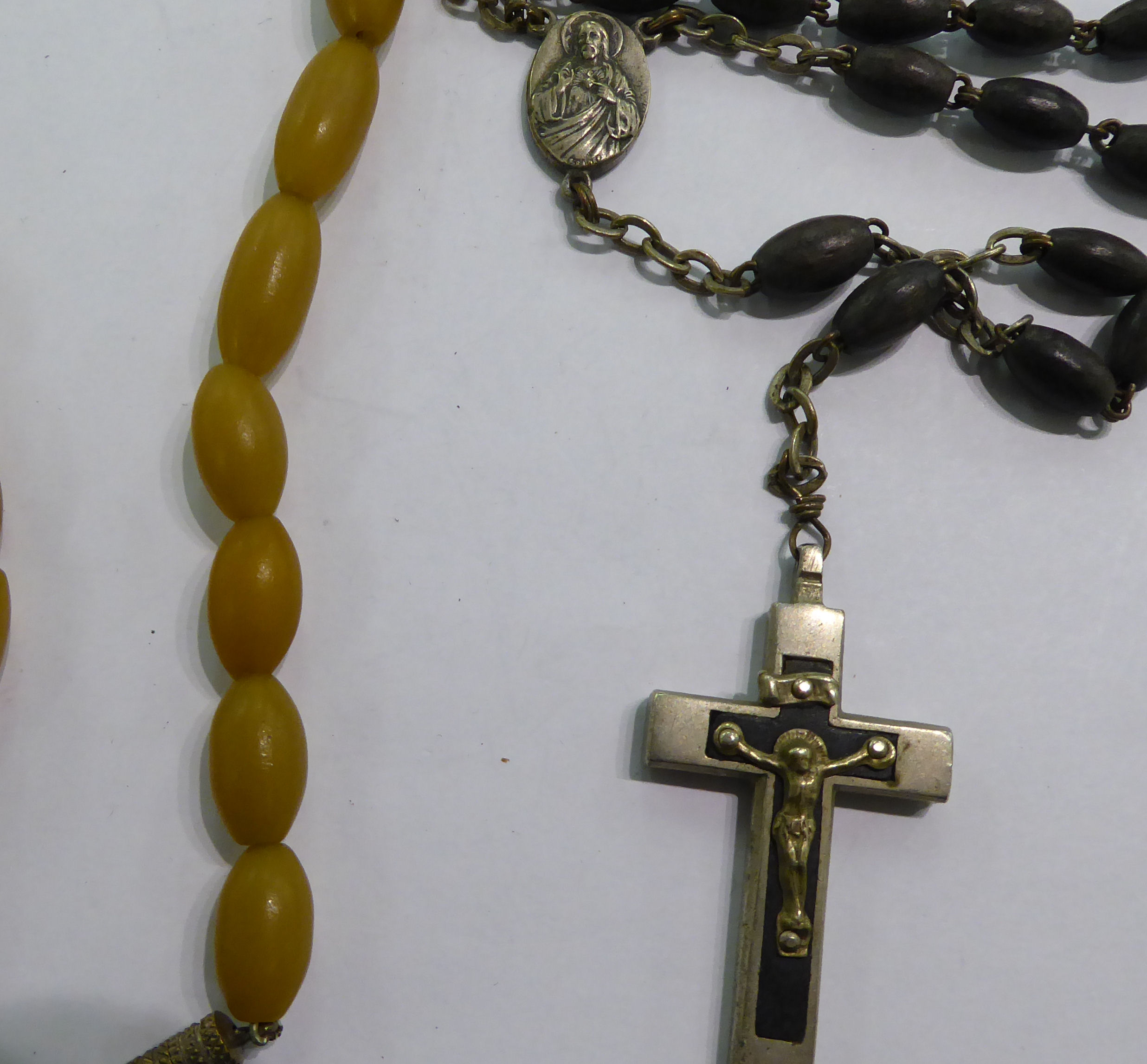 A set of rosary beads; - Image 2 of 2