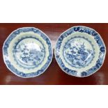 A pair of late 18th/early 19thC porcelain dishes, having rounded octagonal rims,