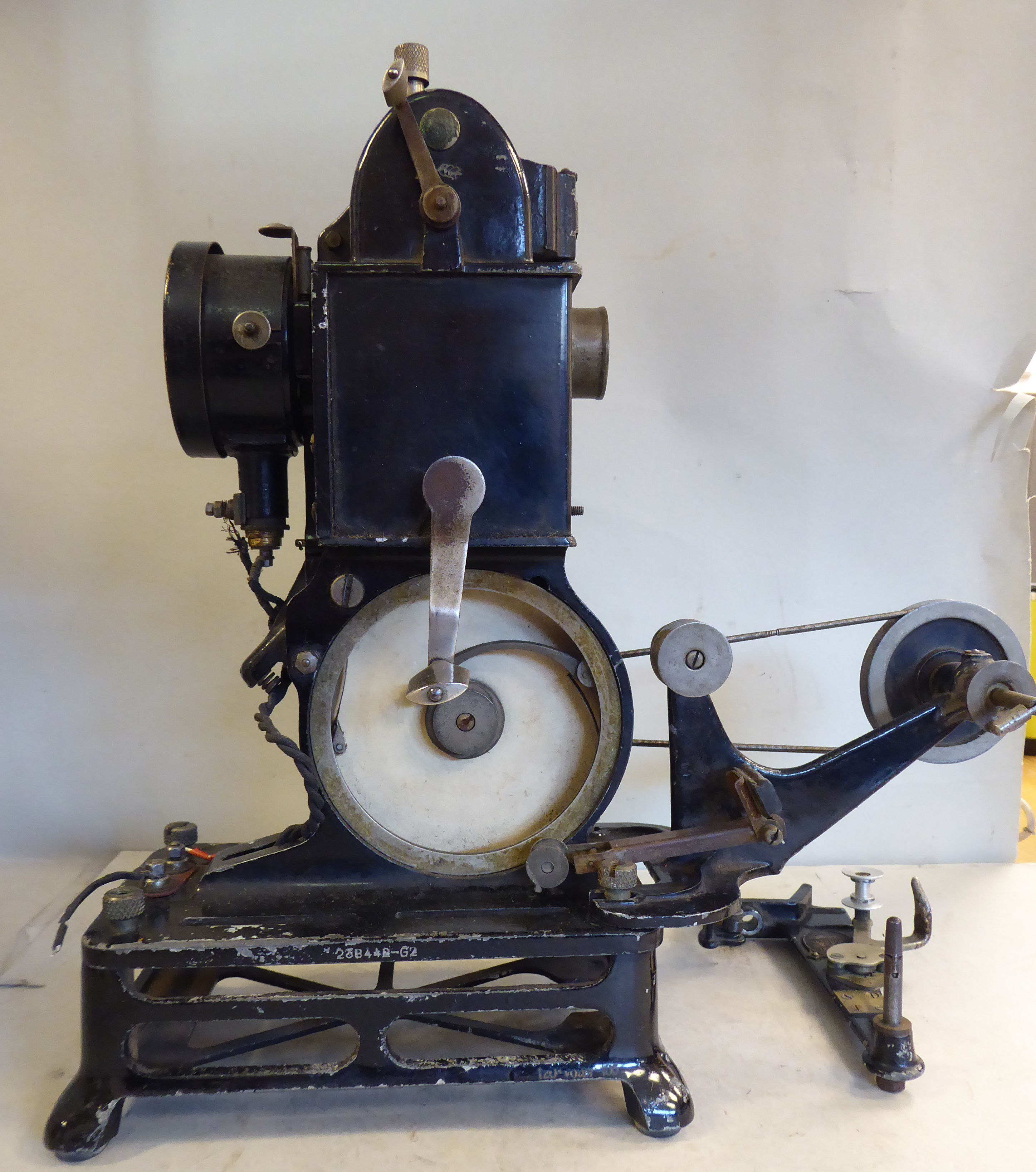 A Pathescope 8mm projector, British Pats. - Image 5 of 9