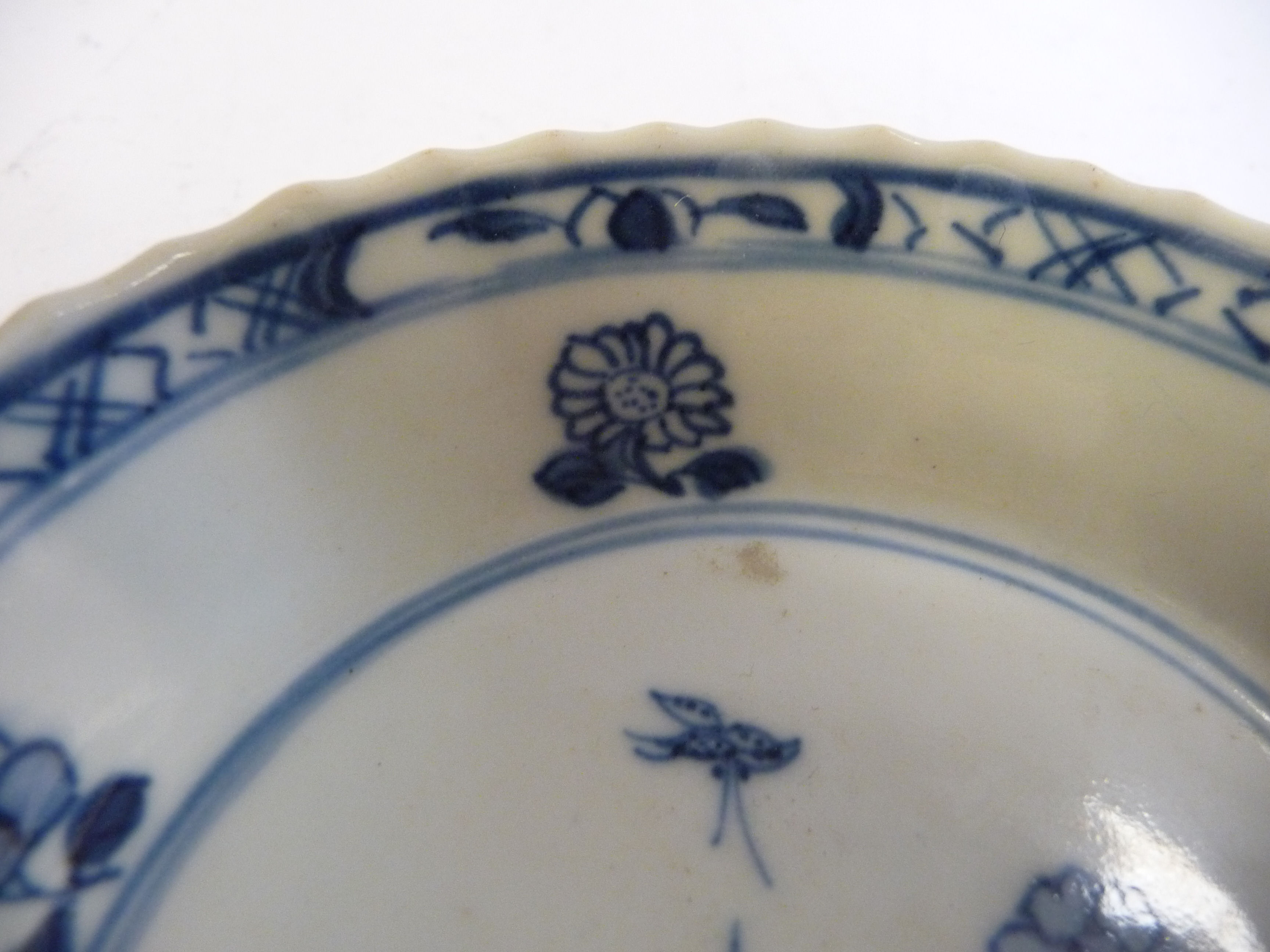 A mid 18thC Chinese porcelain footed dish with angled sides, decorated with a bird, - Image 4 of 4