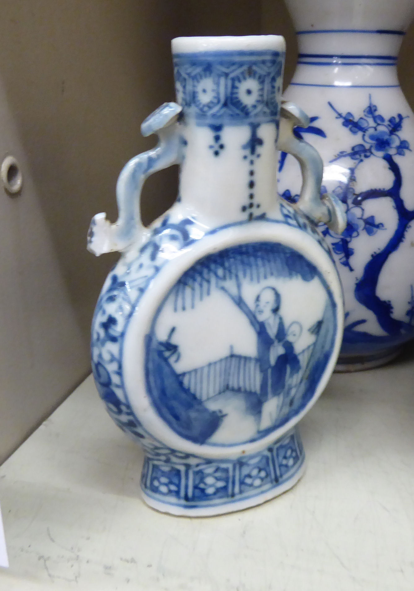 Oriental porcelain: to include a pair of late 19thC Chinese porcelain crackle glazed vases, - Image 7 of 9