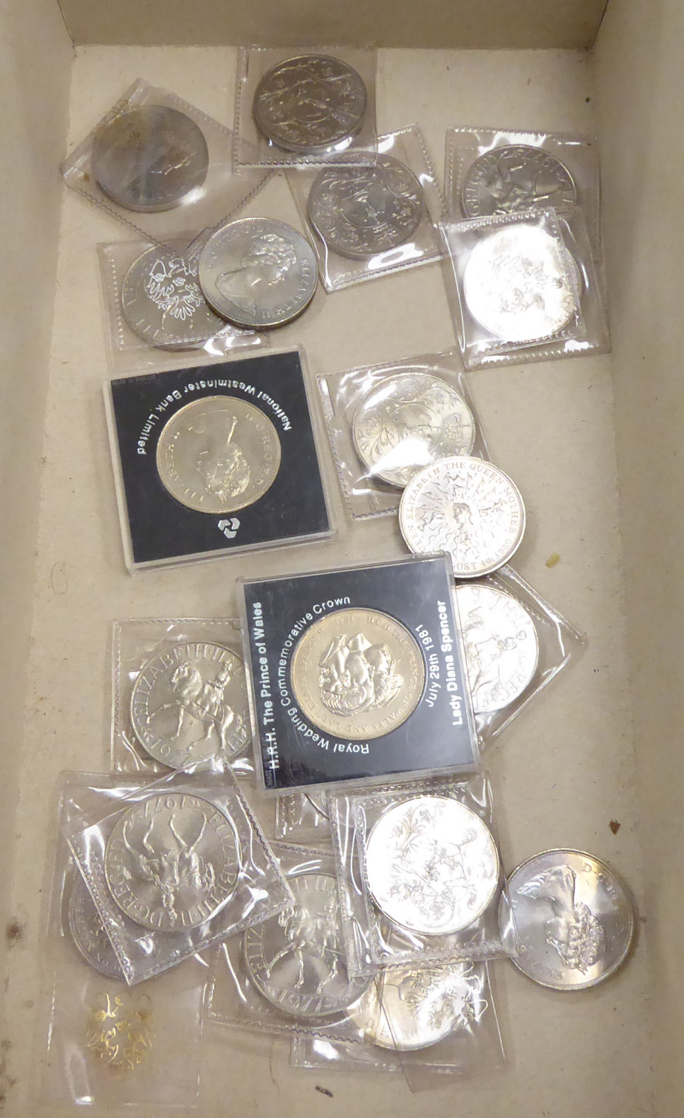 Uncollated Royal Mint and other commemorative crowns CS - Image 2 of 4