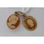 Two similar 9ct gold portrait cameo set pendants 11