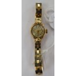 A lady's Renown 9ct gold cased bracelet wristwatch,