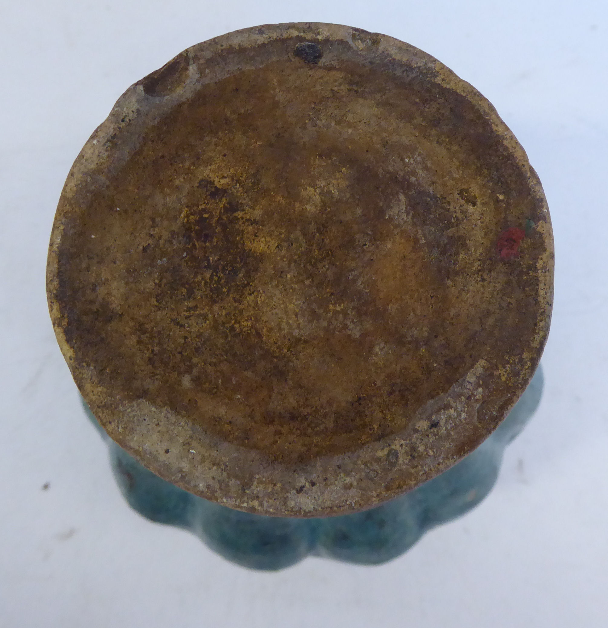 A late 17th/early 18thC Chinese turquoise glazed moulded, - Image 6 of 7