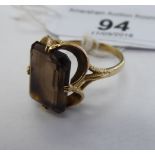 A 9ct gold ring,