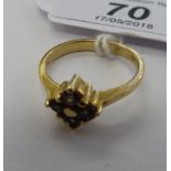 A 9ct gold citrine set ring 11