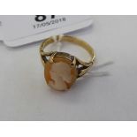 A 9ct gold cameo portrait ring 11