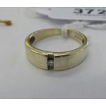 A 9ct white gold ring,