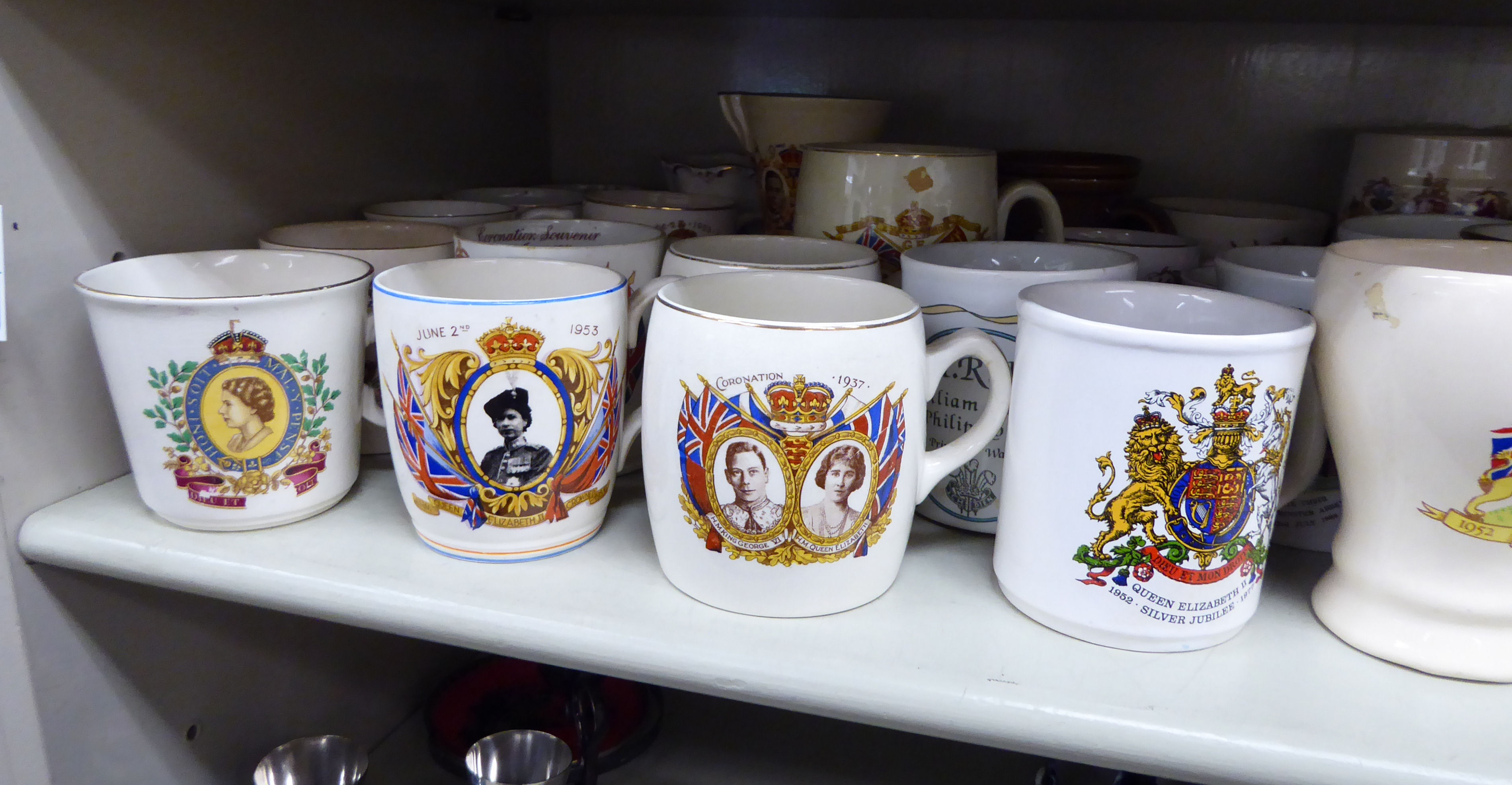 Commemorative ceramics: to include Queen Elizabeth II Silver Jubilee china mugs OS1