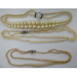 Jewellery - pearl and simulated pearl necklaces various clasps 11