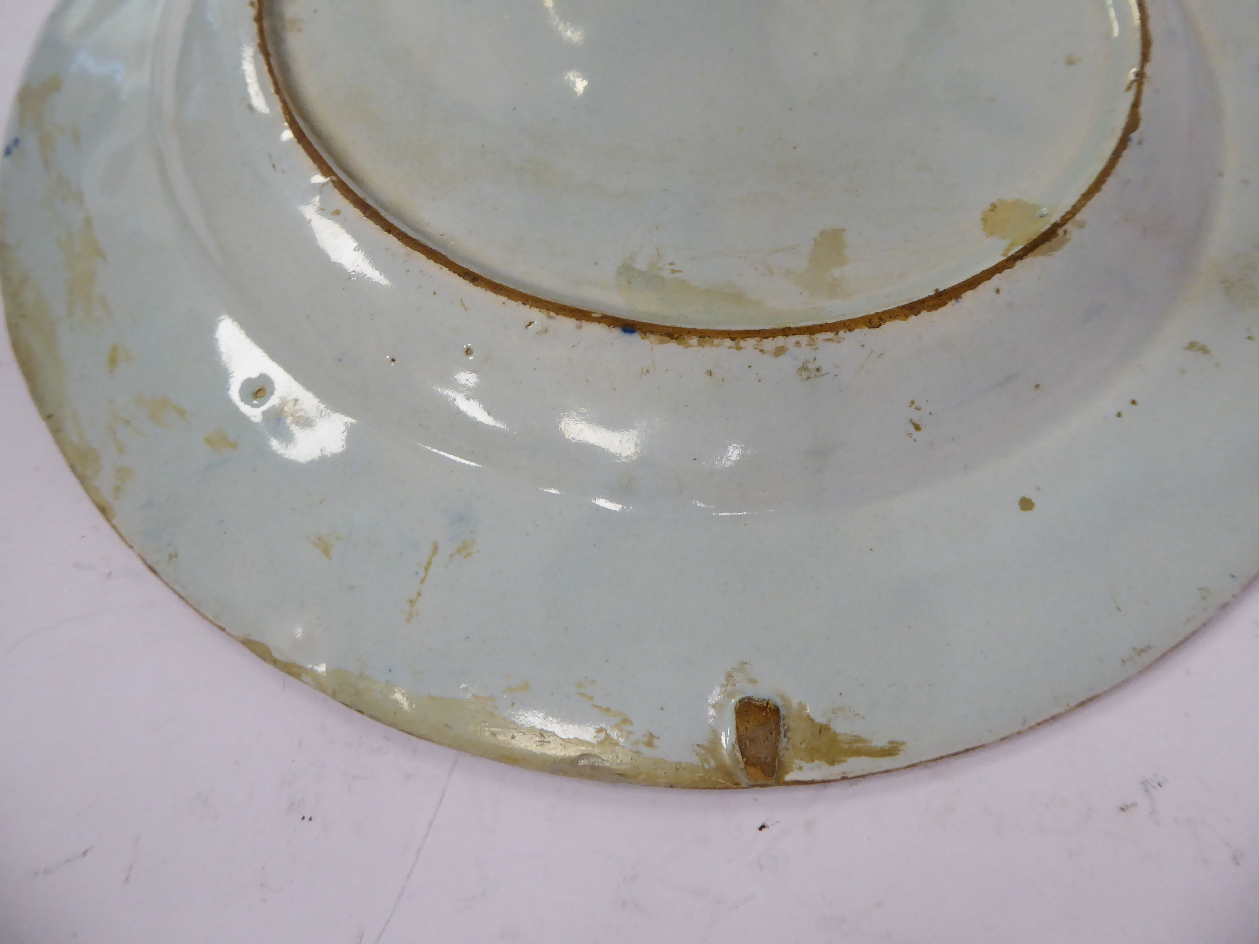 A late 18thC Chinese porcelain dish of octagonal form, - Image 6 of 7