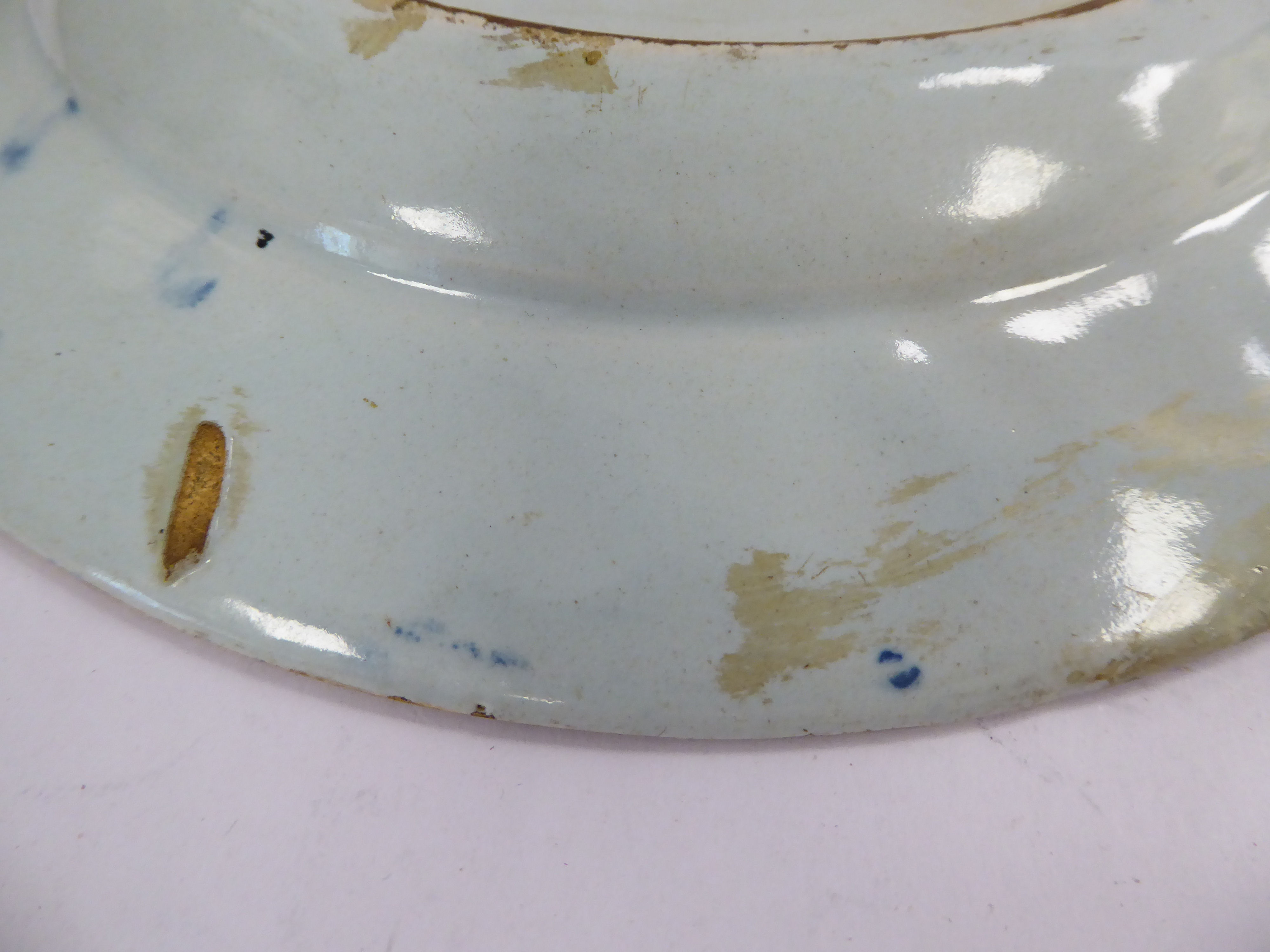 A late 18thC Chinese porcelain dish of octagonal form, - Image 7 of 7