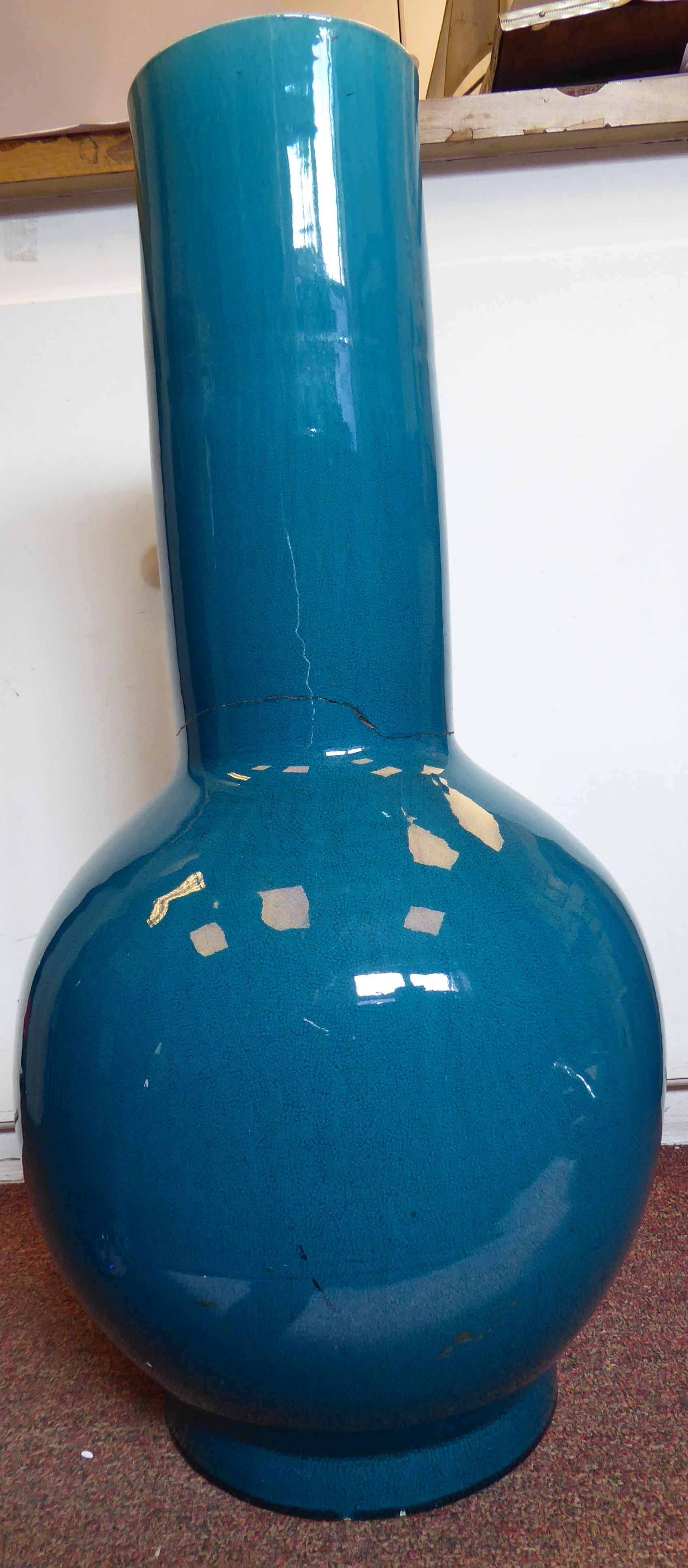 A 20thC Chinese turquoise glazed porcelain bulbous bottle vase with a long, wide, straight neck 25. - Image 5 of 8