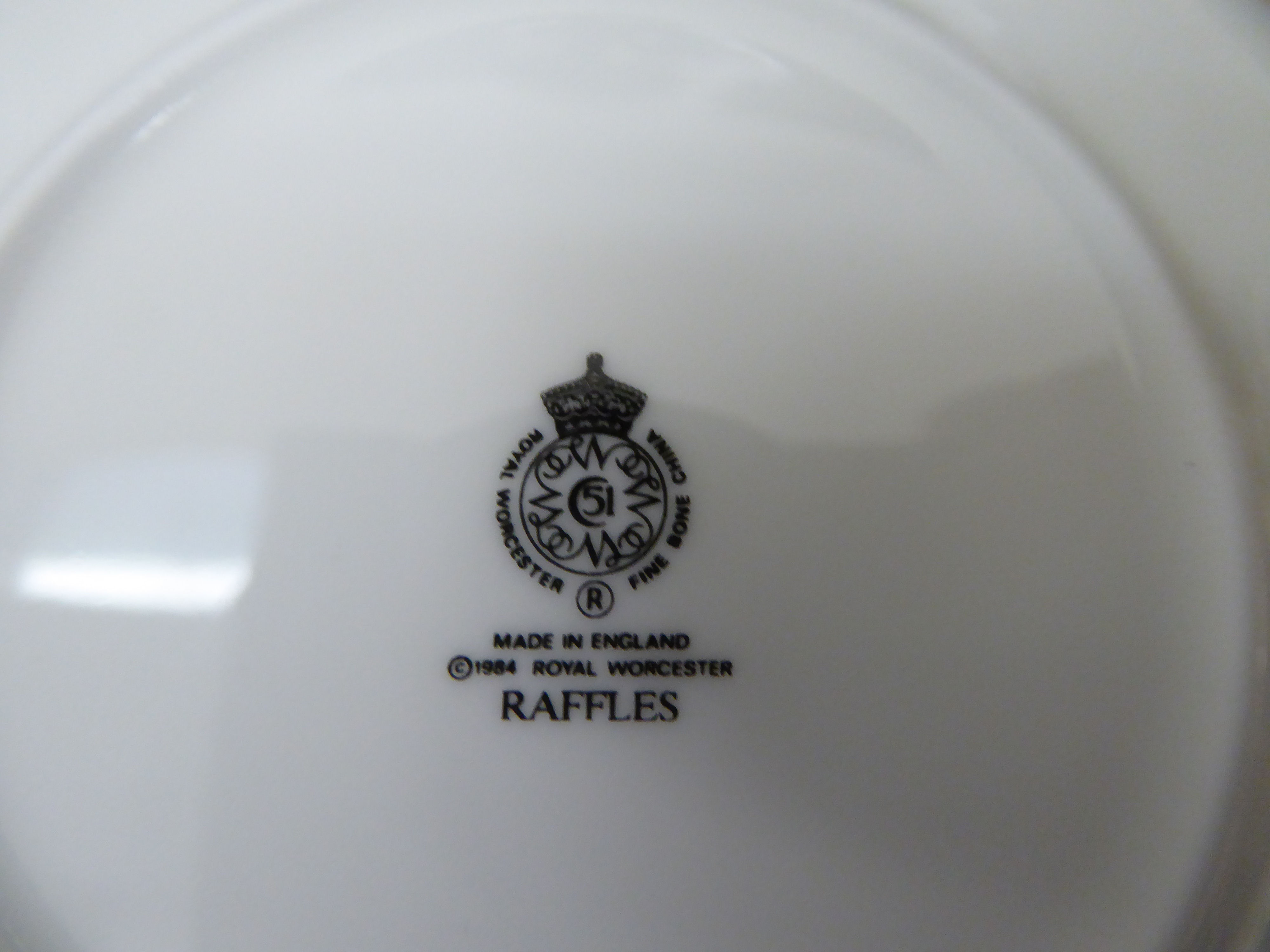 Royal Worcester china Raffles pattern tableware OS2 - Image 2 of 2