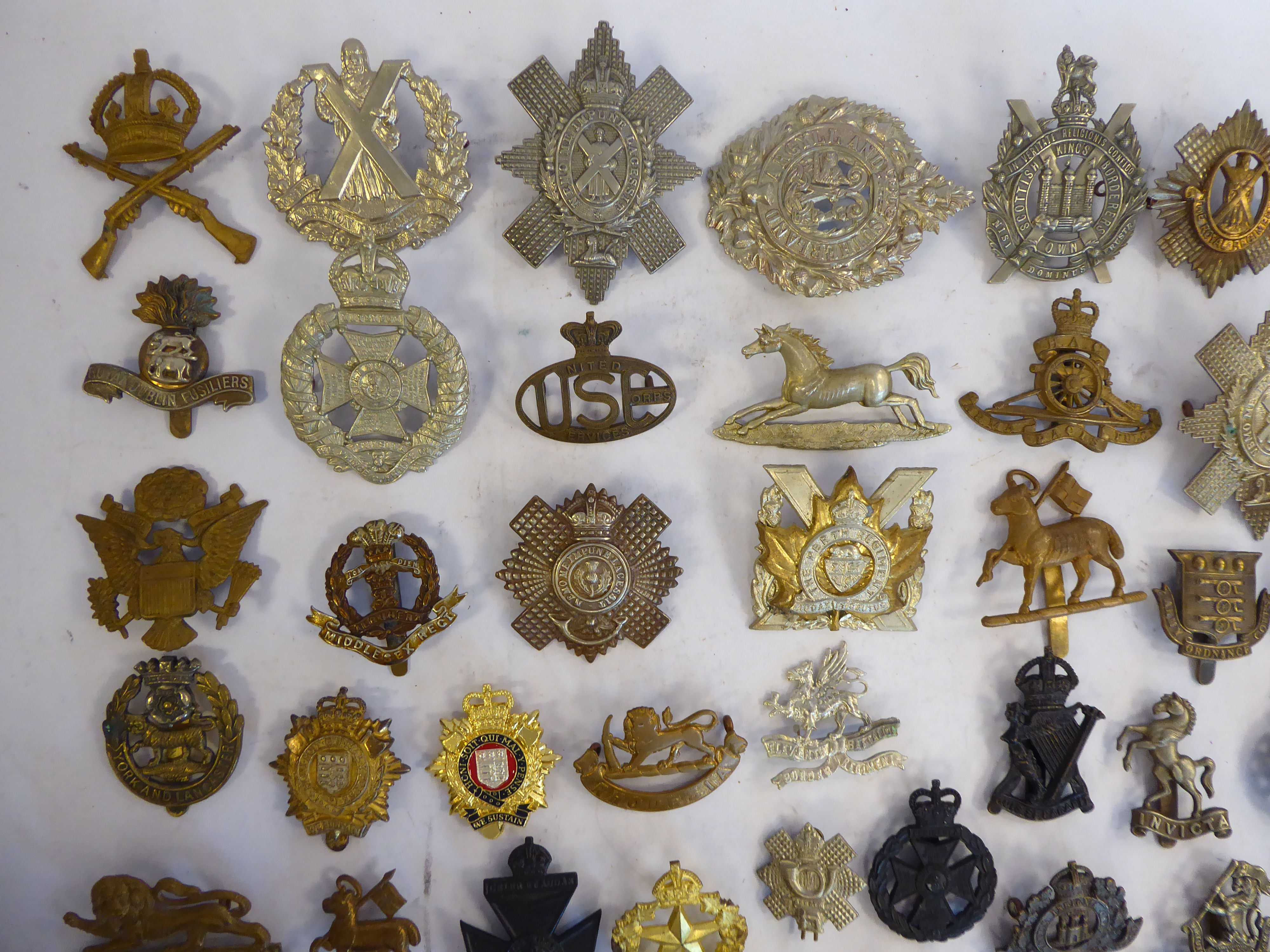 Approx fifty military cap badges and other insignia, - Image 2 of 5