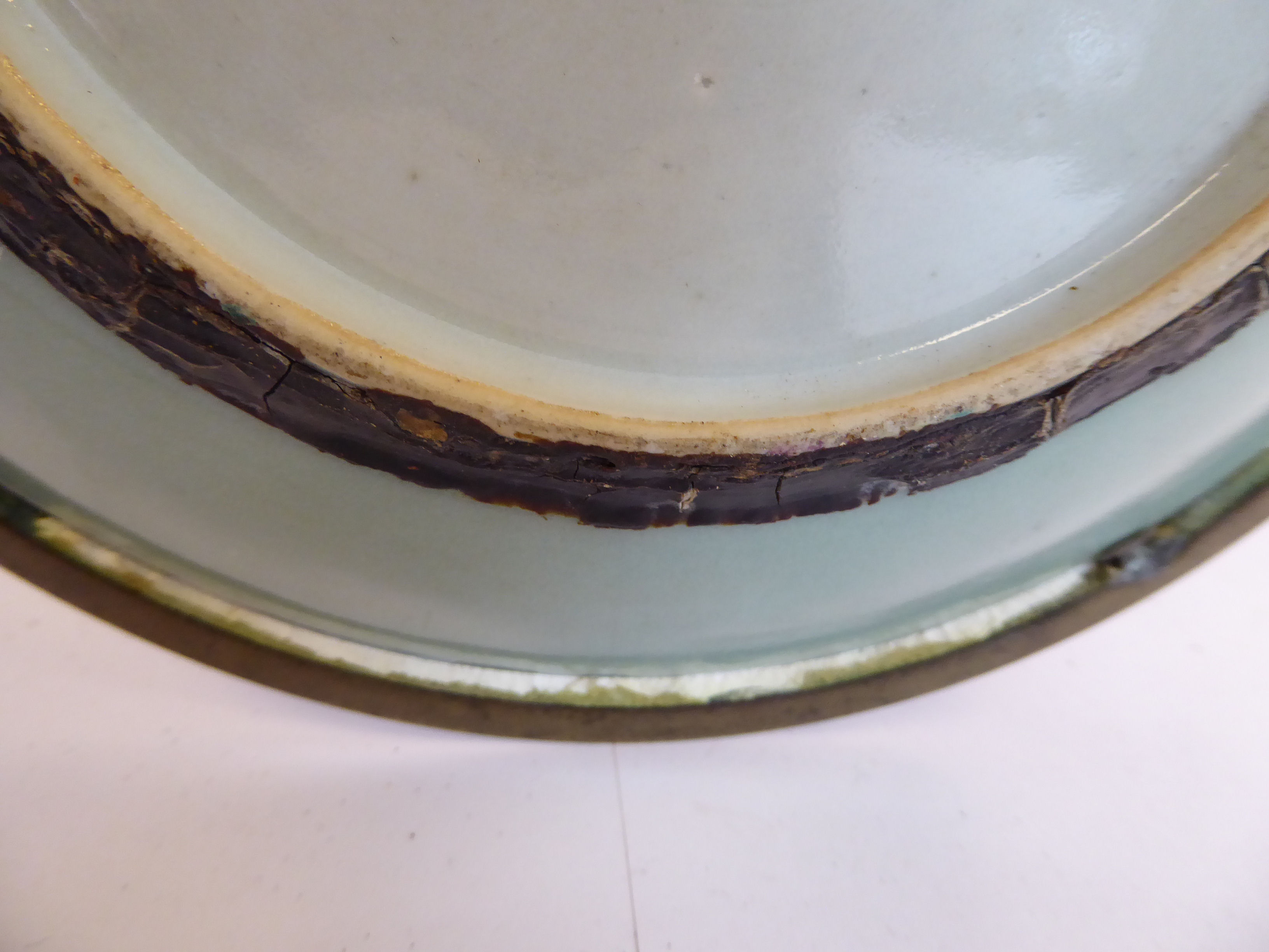 A late 18th/19thC Chinese celadon glazed porcelain footed dish, - Image 5 of 6