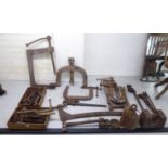 Miscellaneous 'vintage' heavy engineering workshop handtools: to include hammers,