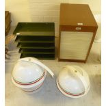 'Retro' design collectables: to include a 1970s Guzzini moulded plastic spherical picnic set,