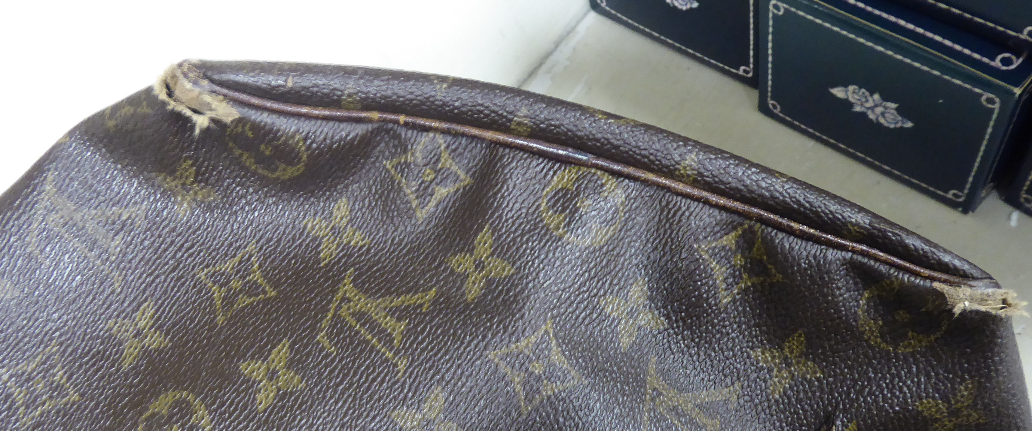 A Louis Vuitton leather holdall/handbag with a zipped opening, - Image 3 of 6