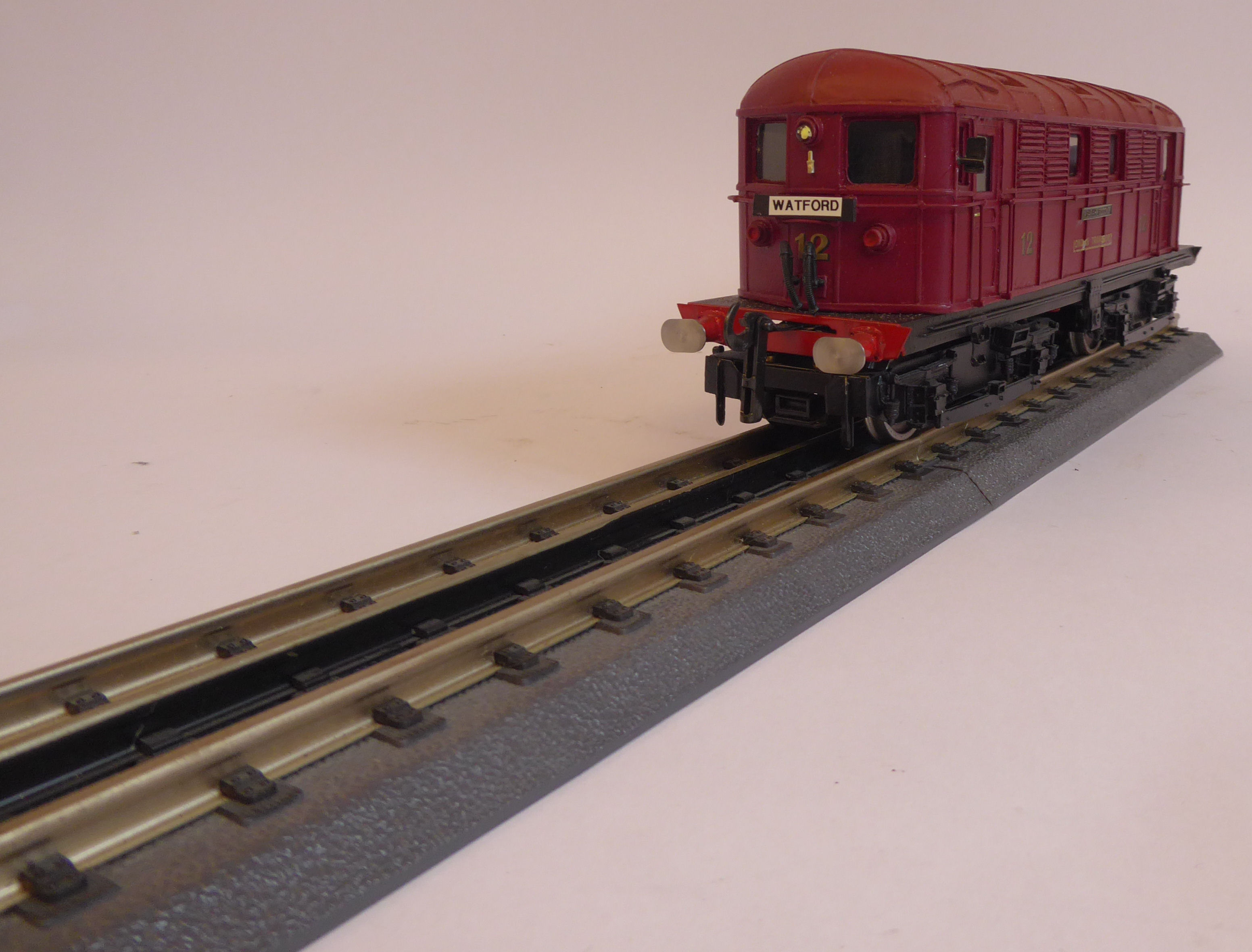 A Raylo Exclusive Vintage Style Metropolitan/LT model locomotive, - Image 5 of 7