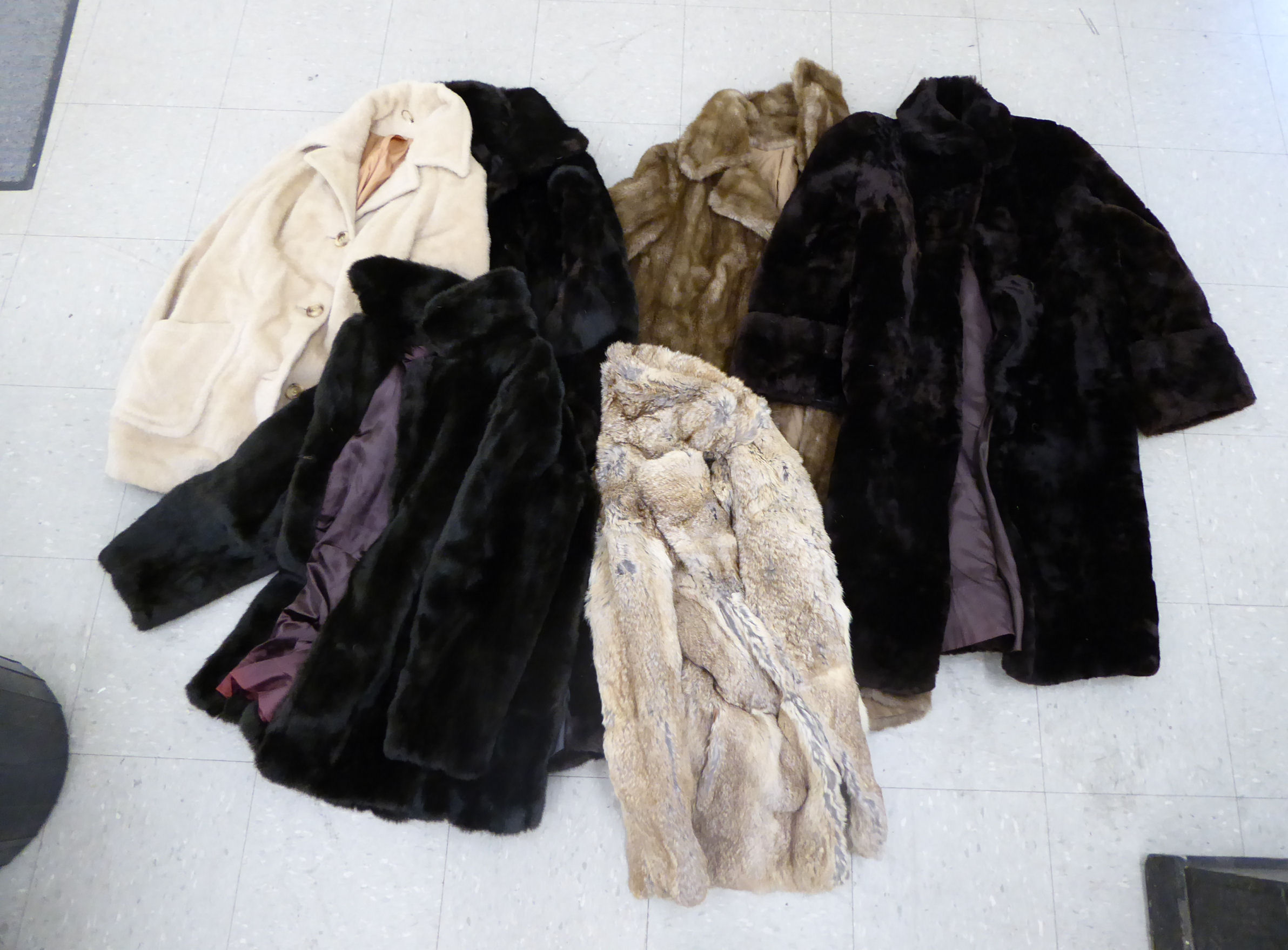 Fur coats and accessories: to include a 1930s squirrel three-quarter length coat SR