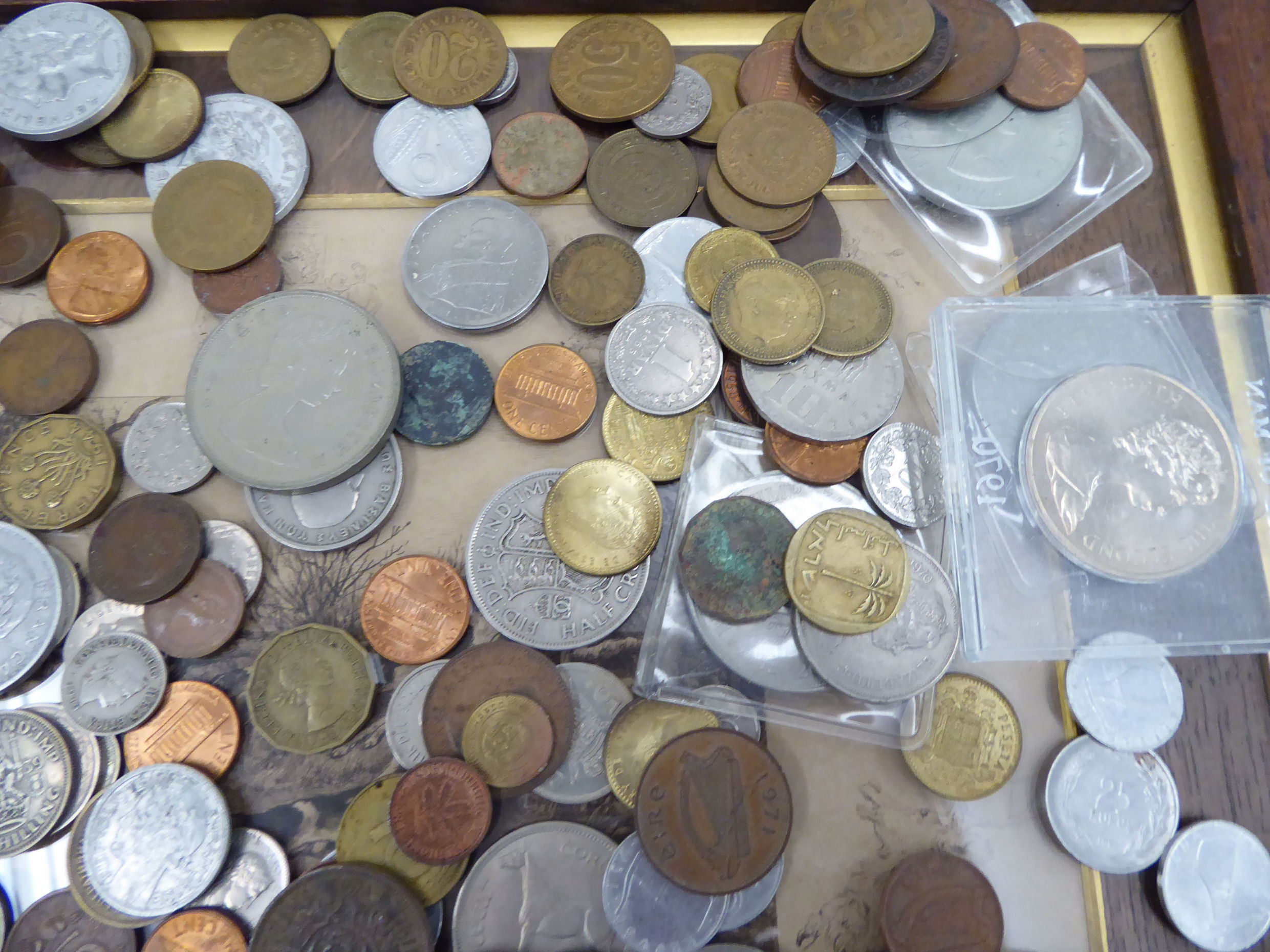 Uncollated British and foreign coins and banknotes: to include francs, cents, - Image 2 of 6