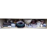 A mixed lot: to include modern Chinese porcelain rice bowls,