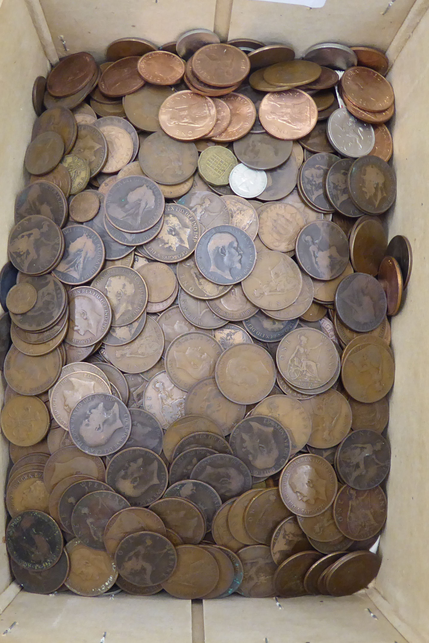 Uncollated pre-decimal British coins: to include Victorian pennies and shillings CS - Image 2 of 2