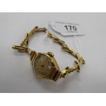 A lady's 9ct gold cased wristwatch,