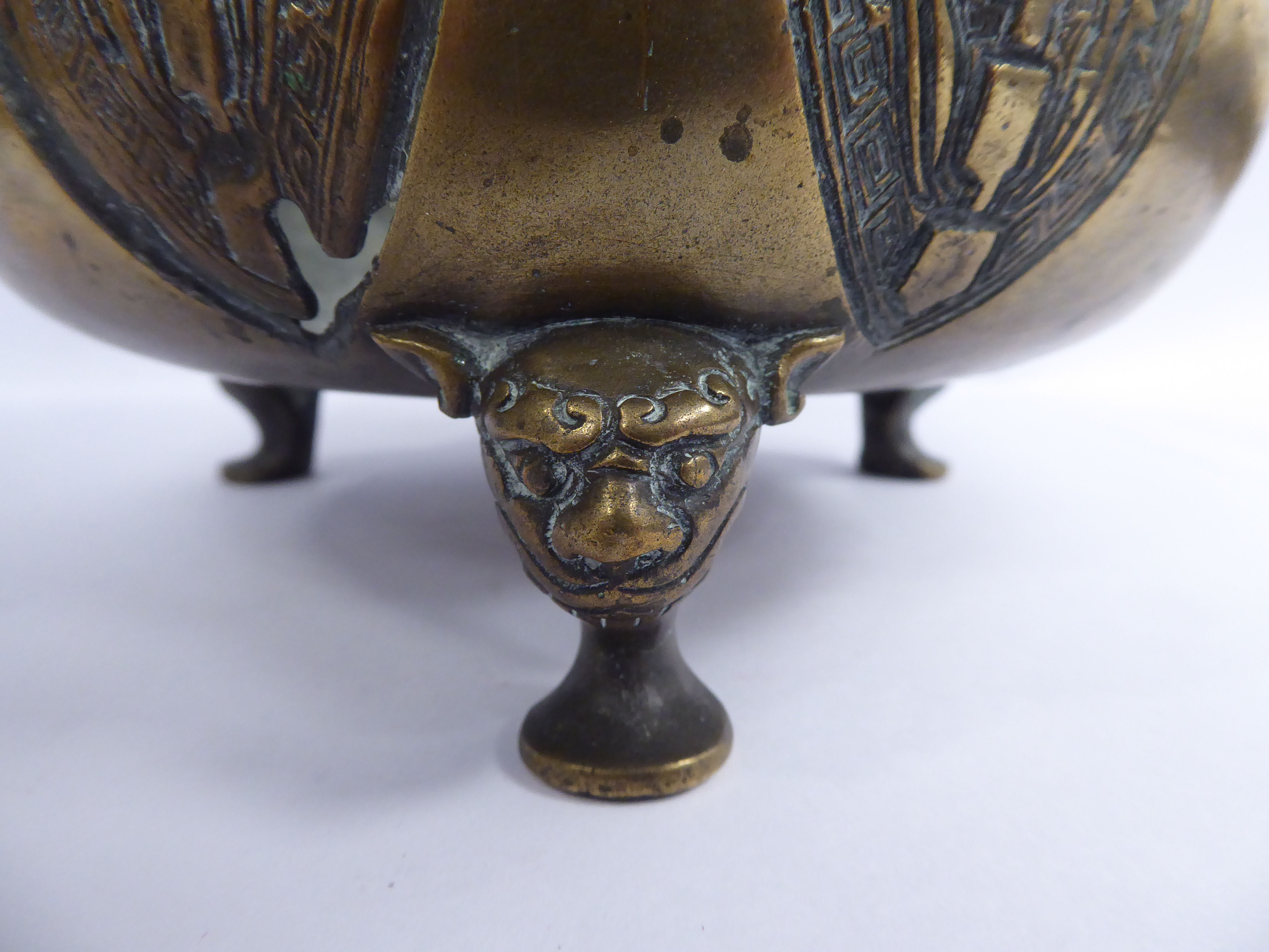 A late 18th/early 19thC Chinese bronze censor of squat, bulbous form, - Image 4 of 8