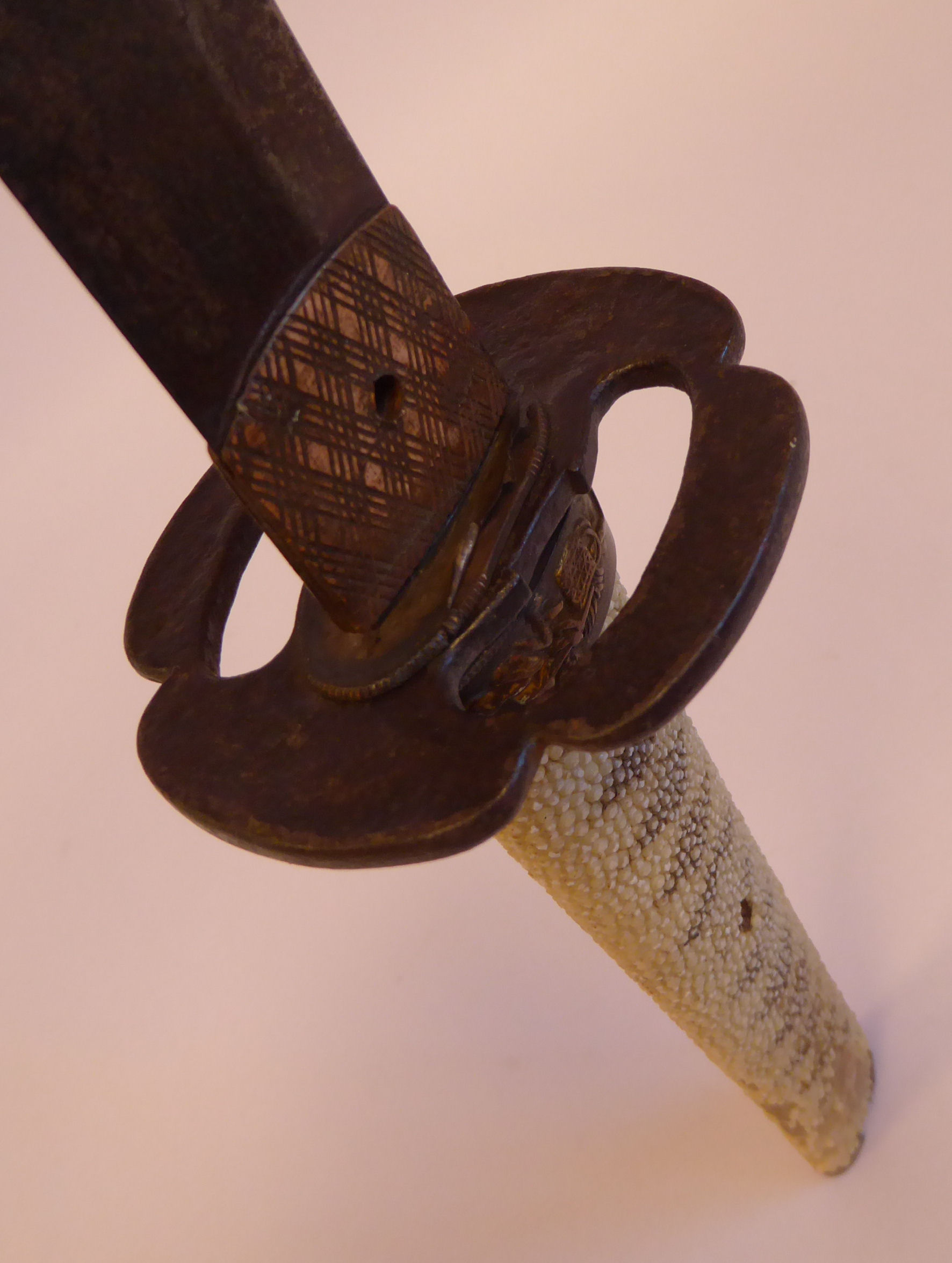 A mid 19thC Samurai sword with a shagreen bound handle and cast bronze tsuba the blade 21''L - Image 7 of 10