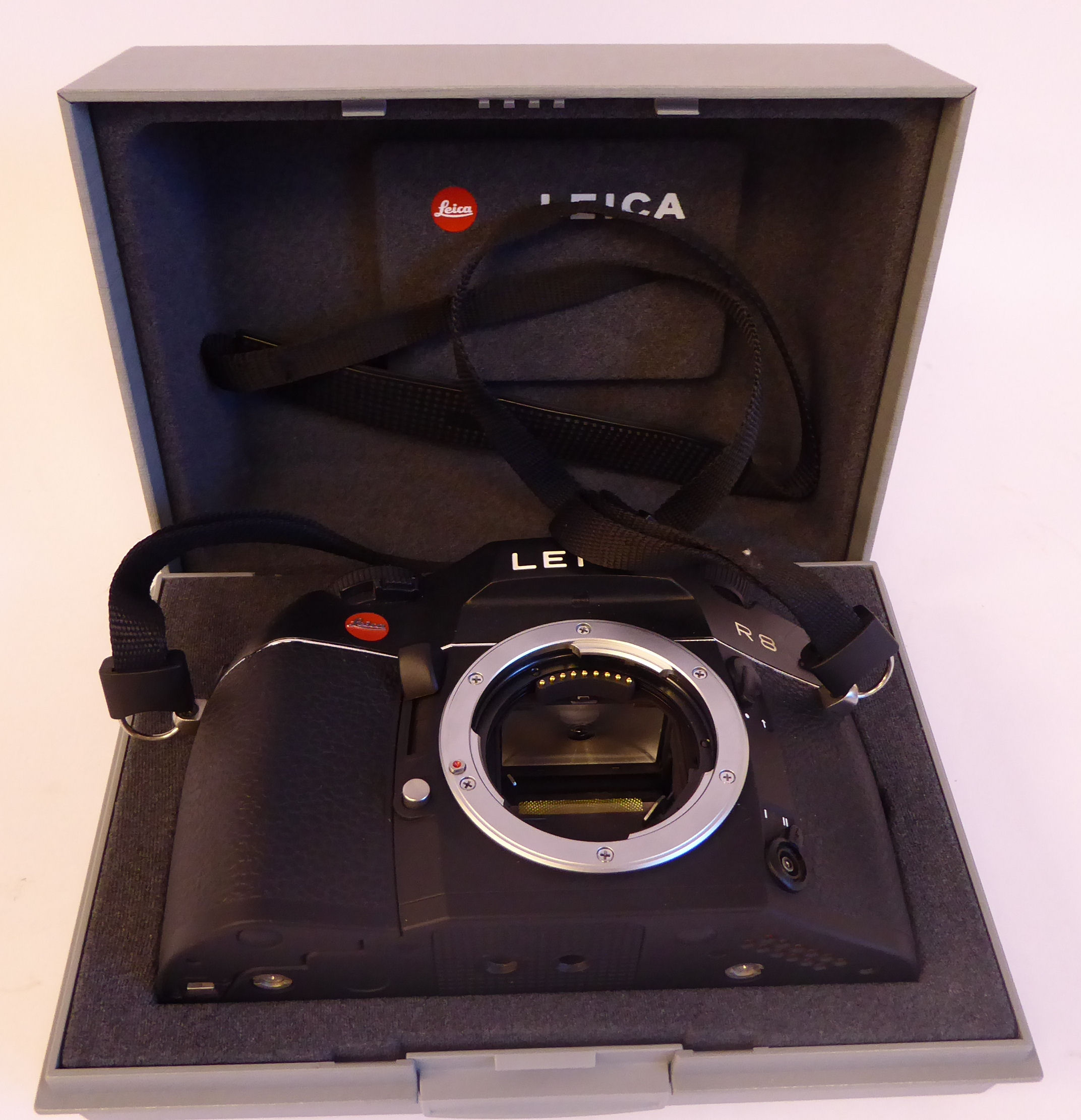 A Leica R8 camera body reg. - Image 3 of 6