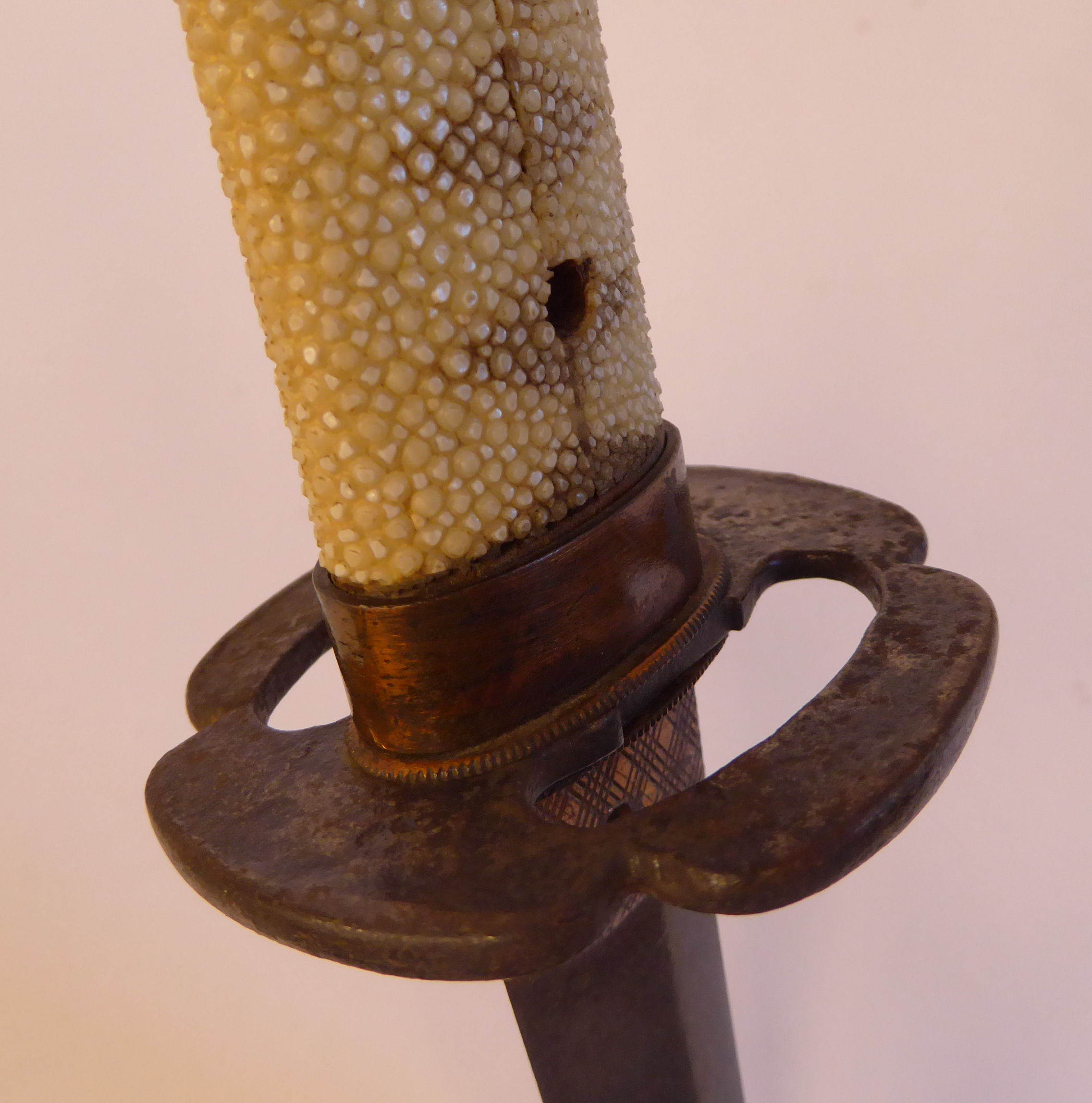 A mid 19thC Samurai sword with a shagreen bound handle and cast bronze tsuba the blade 21''L - Image 6 of 10