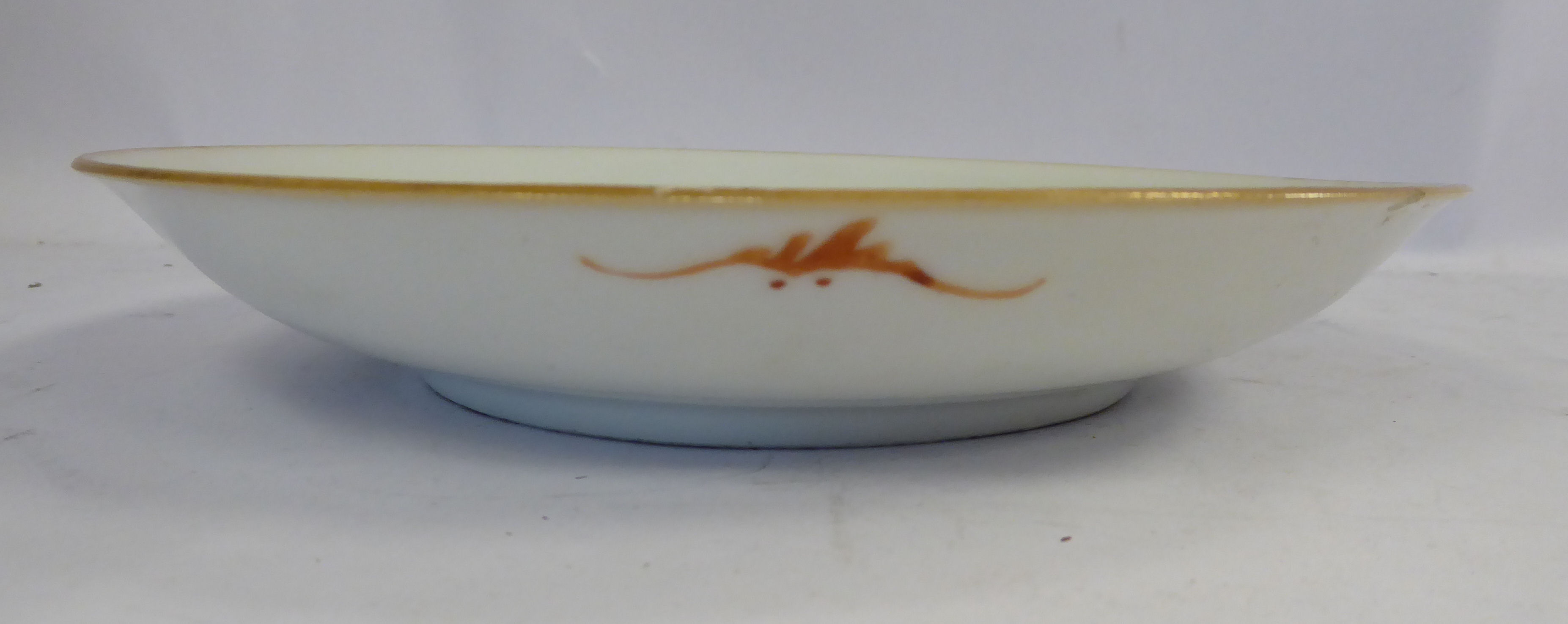 A late 19thC Chinese porcelain dish, - Image 5 of 6